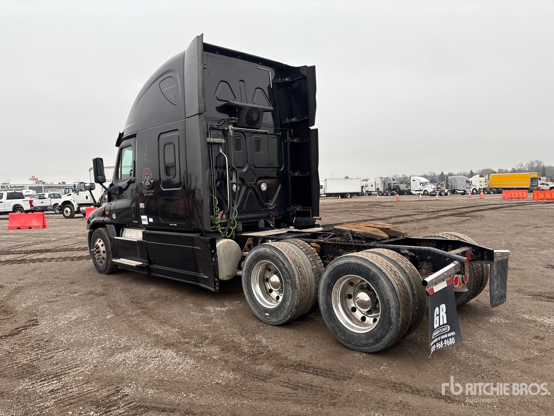 Aspect général with Image, coin arrière gauche