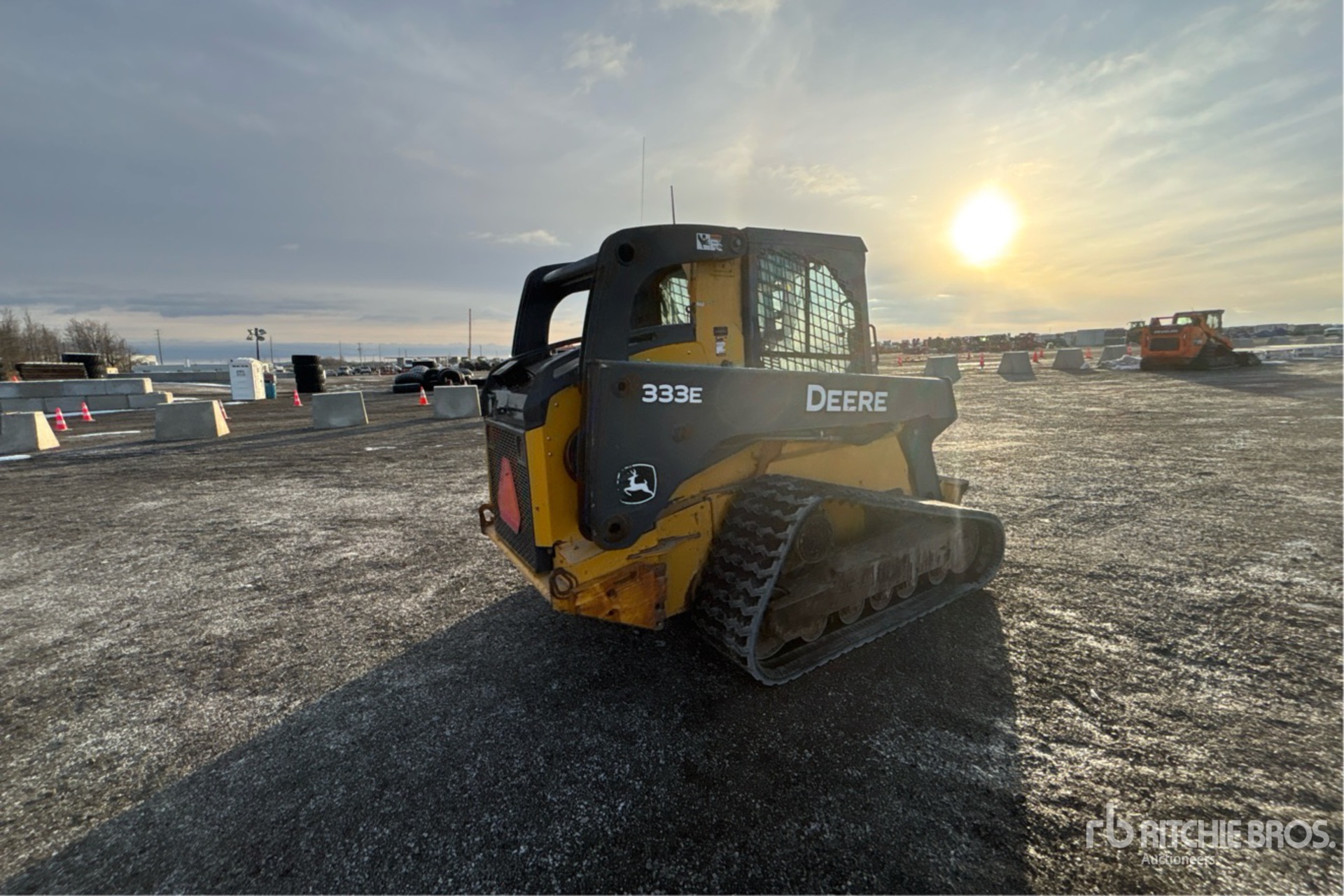 Aspect général with Image, coin arrière droit