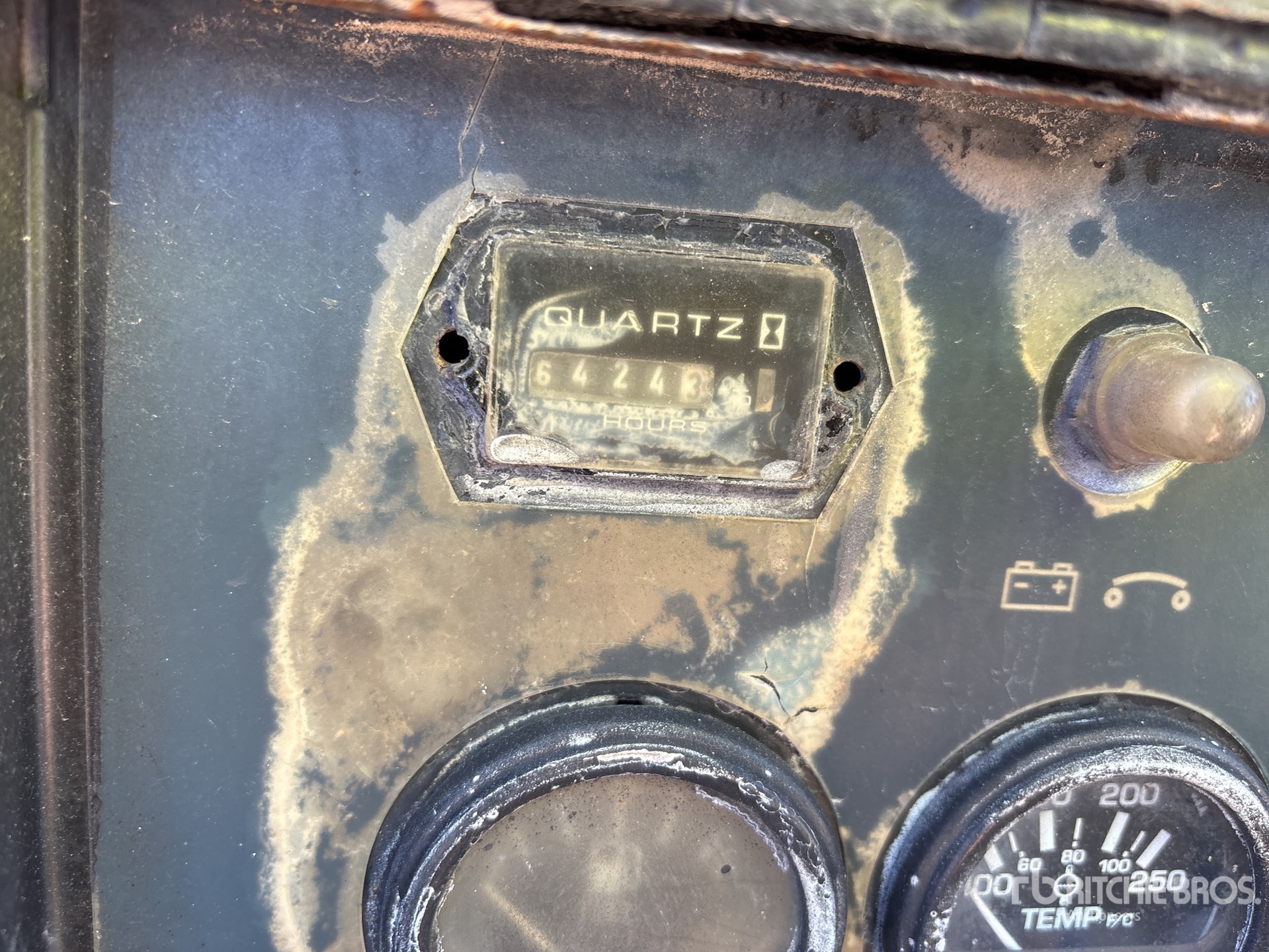 General Appearance with Hour Meter / Odometer