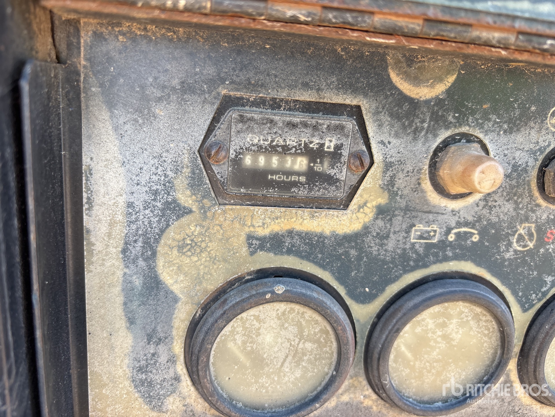 General Appearance with Hour Meter / Odometer