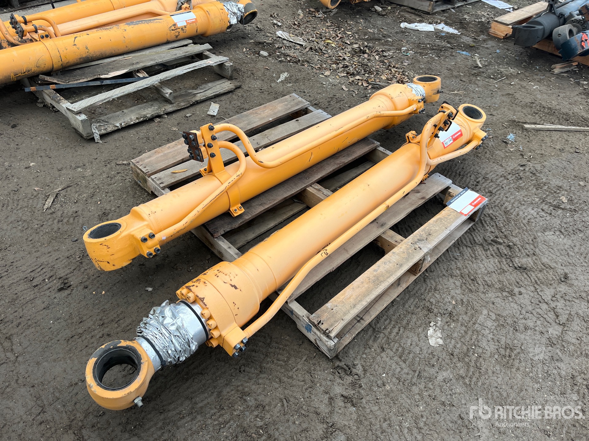 General Appearance with Bild, Ecke vorne rechts