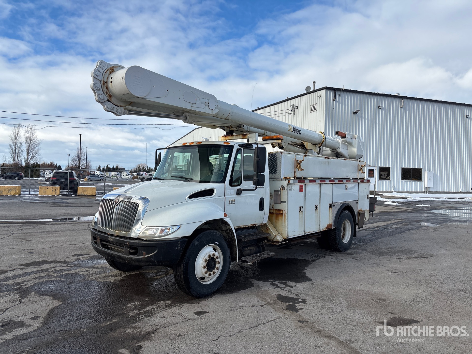 General Appearance with Featured Photo