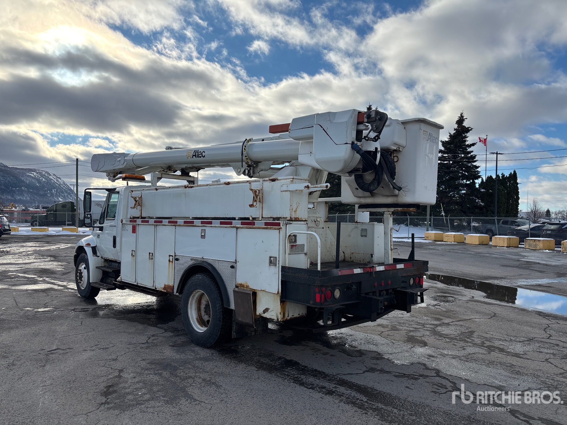 General Appearance with Picture, Left Rear Corner