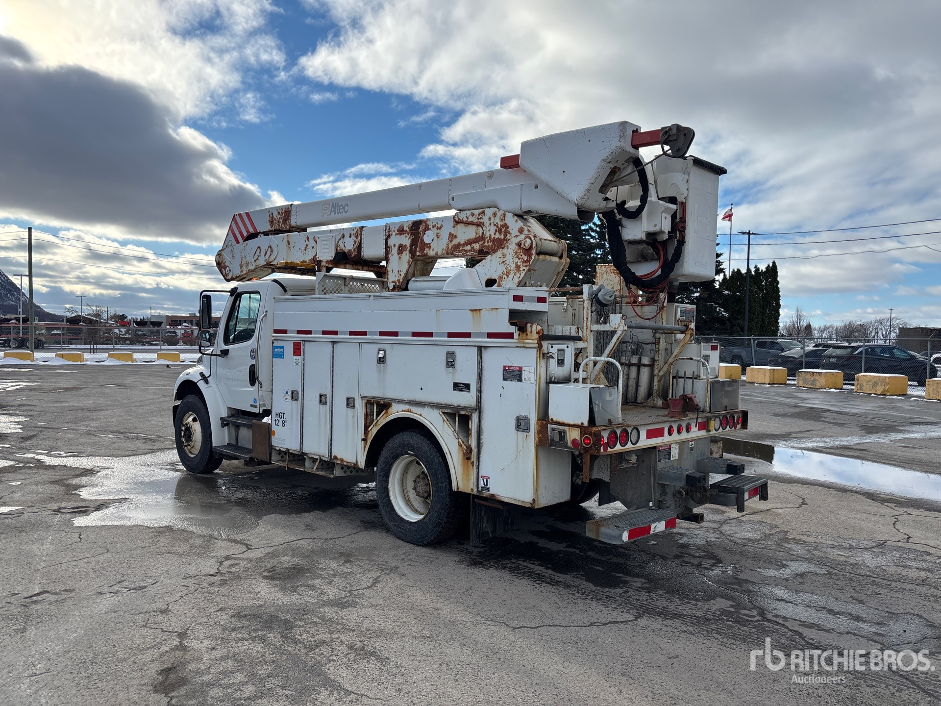 Aspect général with Image, coin arrière gauche