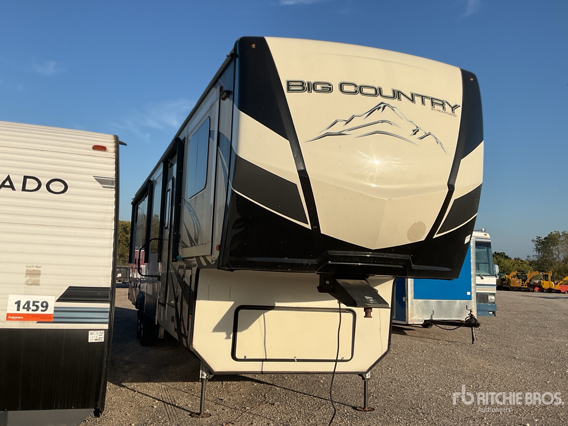 General Appearance with Picture, Right Front Corner