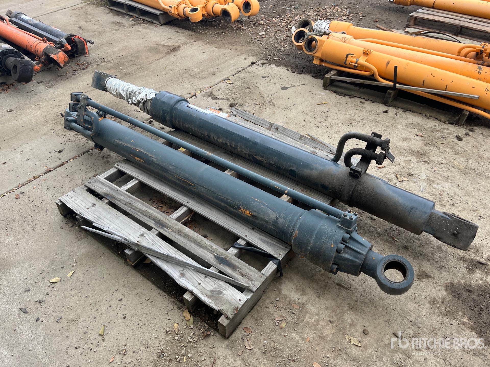 General Appearance with Bild, Ecke hinten rechts