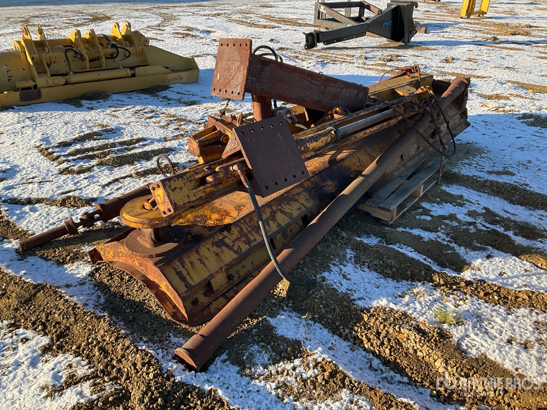 General Appearance with Foto, angolo posteriore sinistro