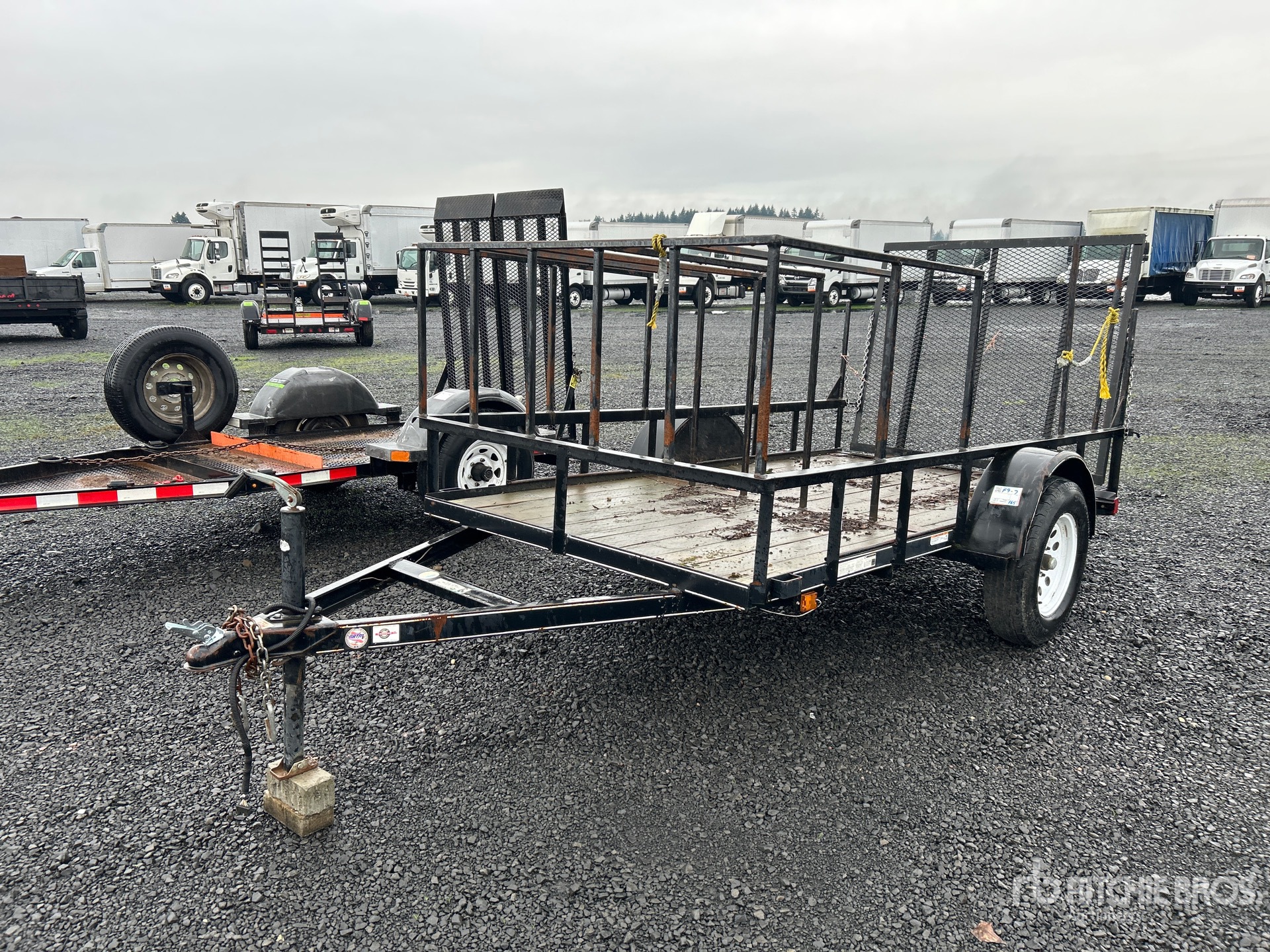 General Appearance with Bild, Ecke vorne links