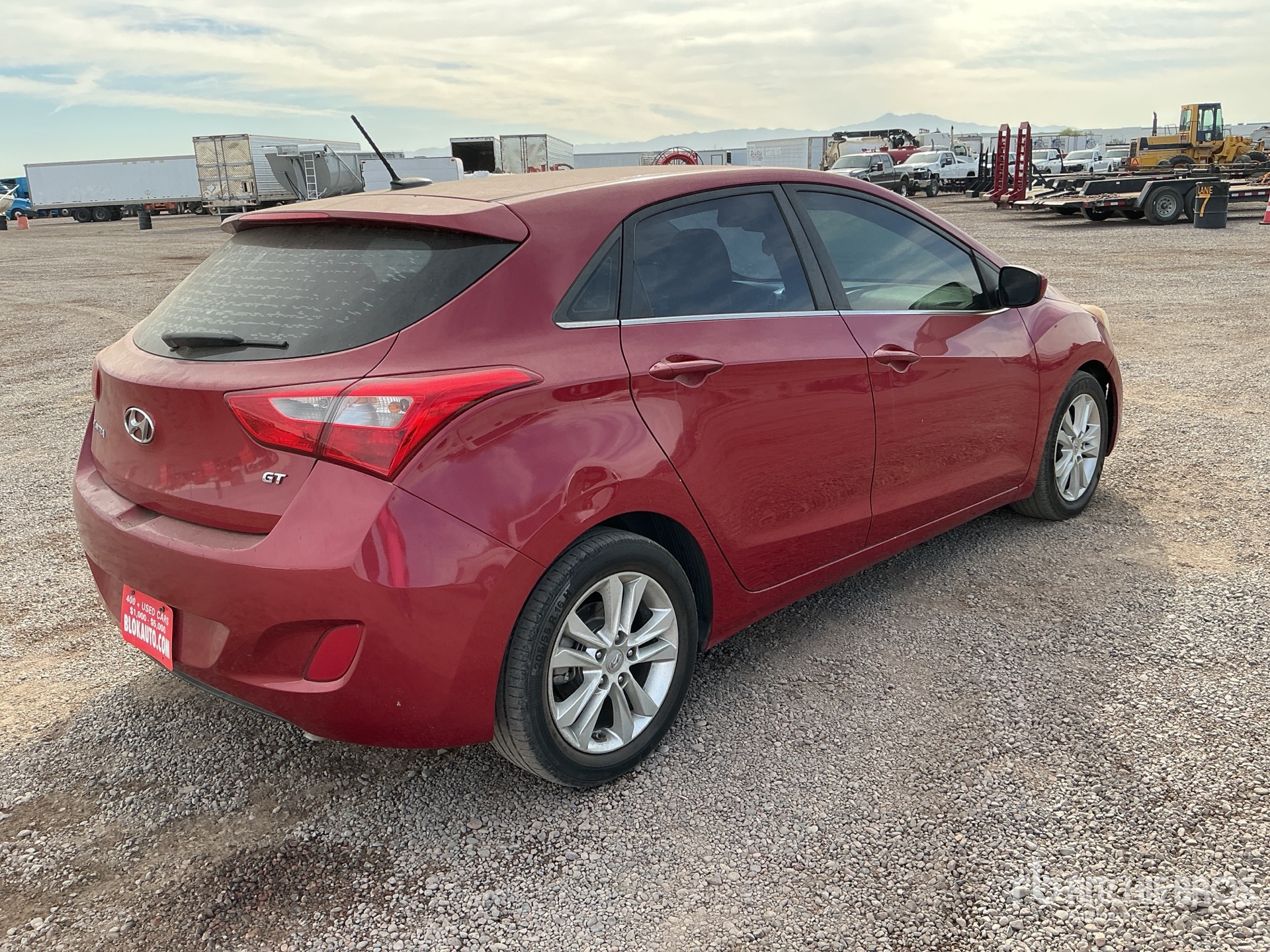 Aspect général with Image, coin arrière droit