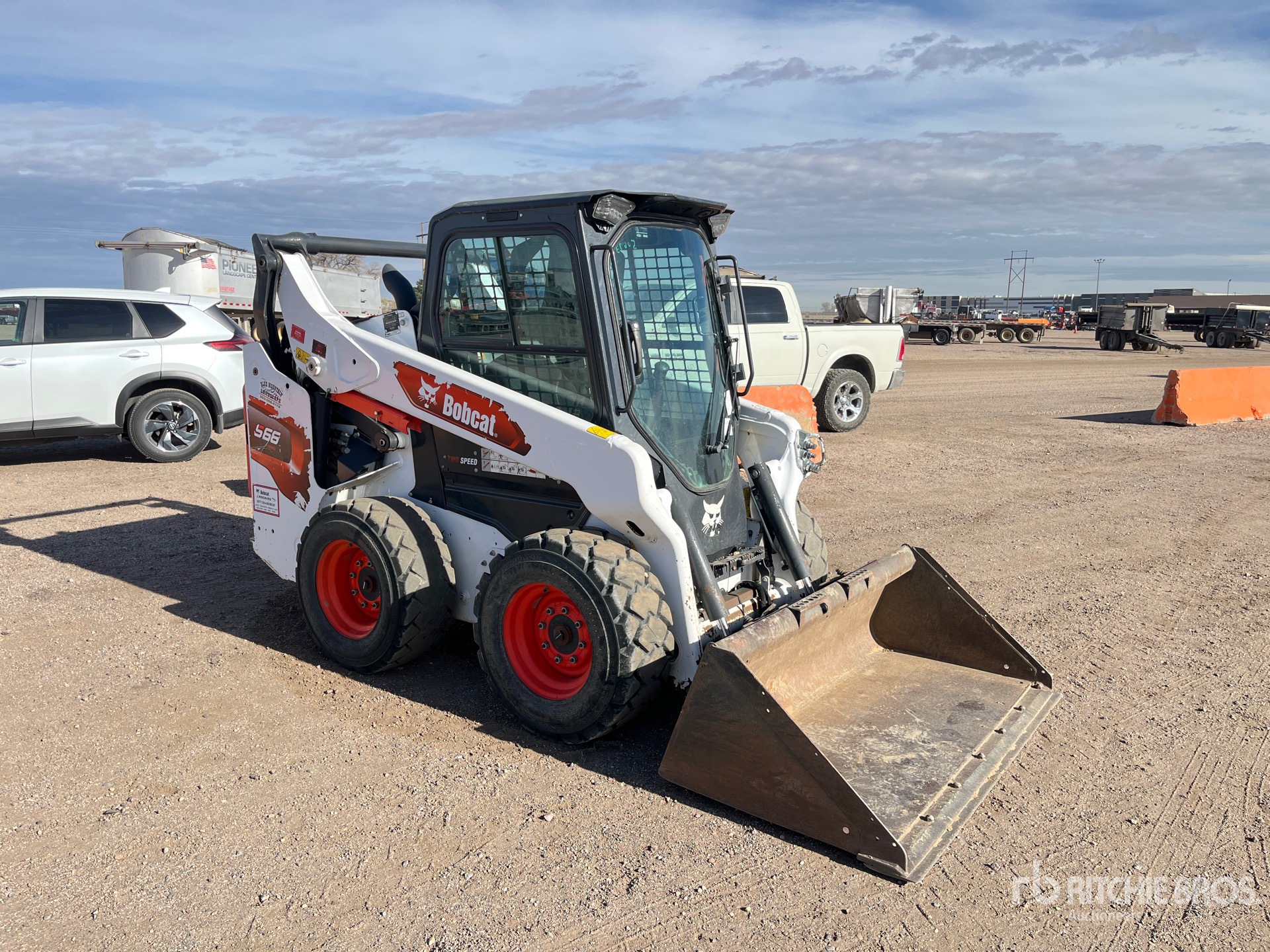 General Appearance with Bild, Ecke vorne rechts