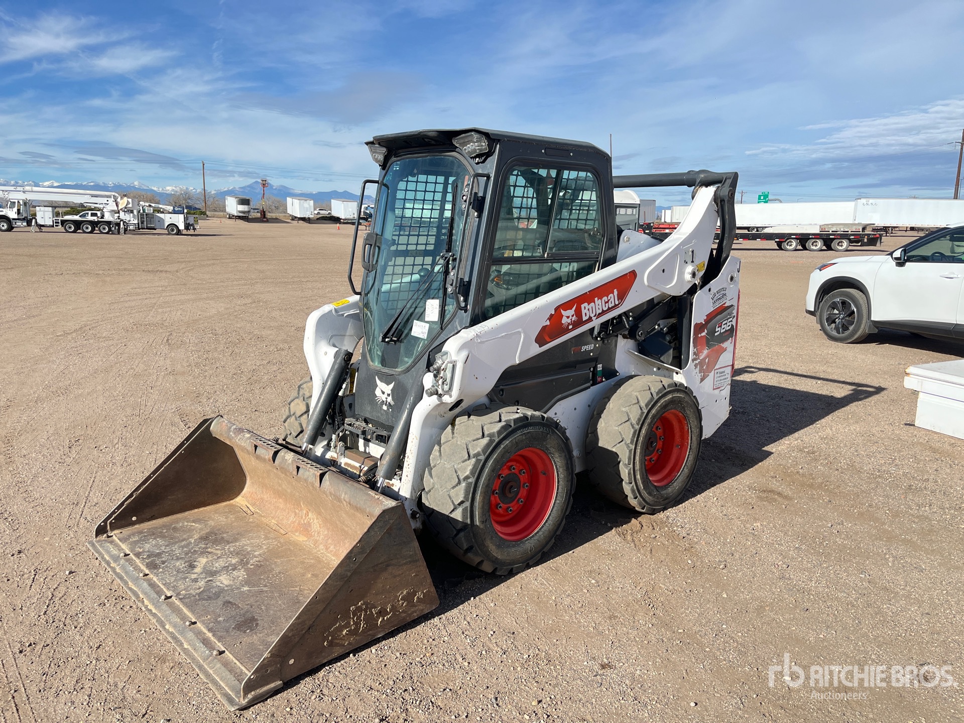 General Appearance with Bild, Ecke vorne links