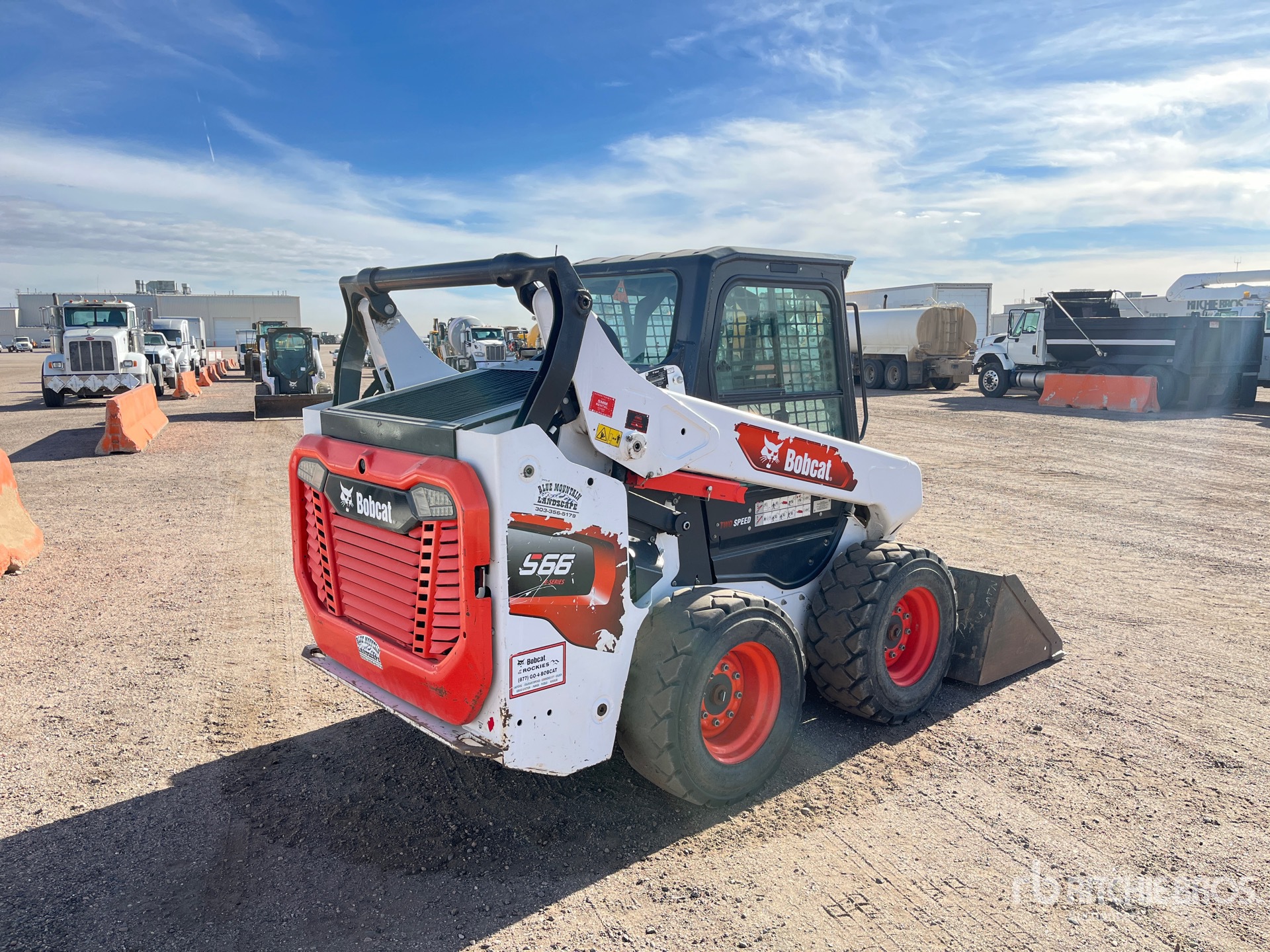 General Appearance with Bild, Ecke hinten rechts