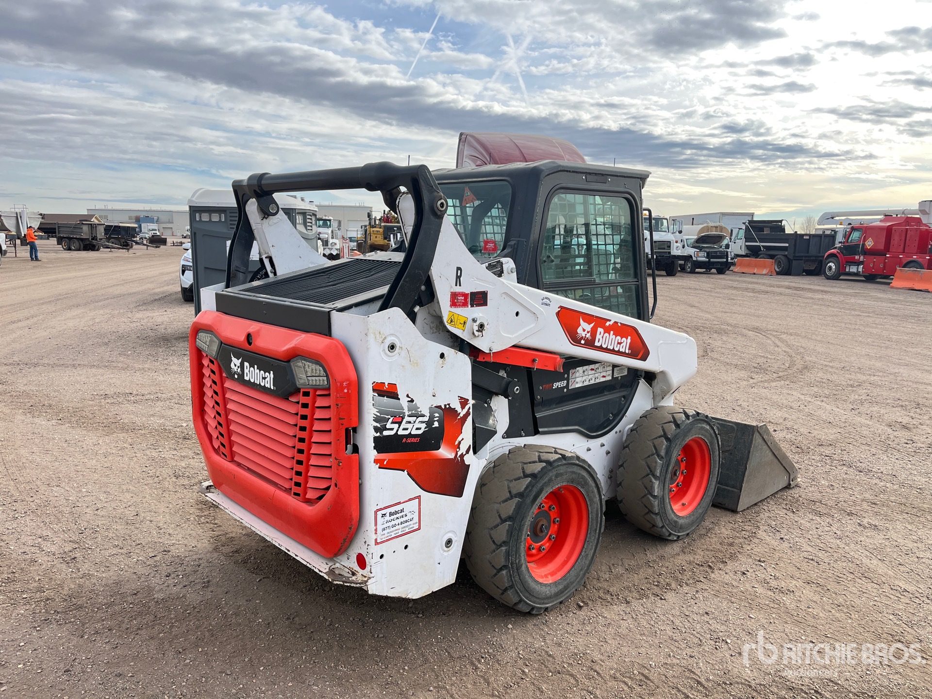 General Appearance with Bild, Ecke hinten rechts