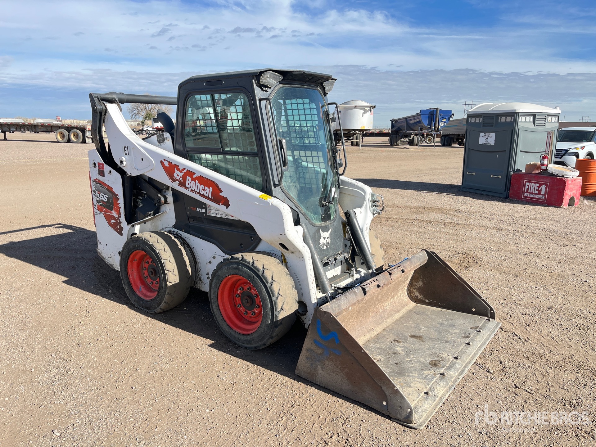 General Appearance with Bild, Ecke vorne rechts