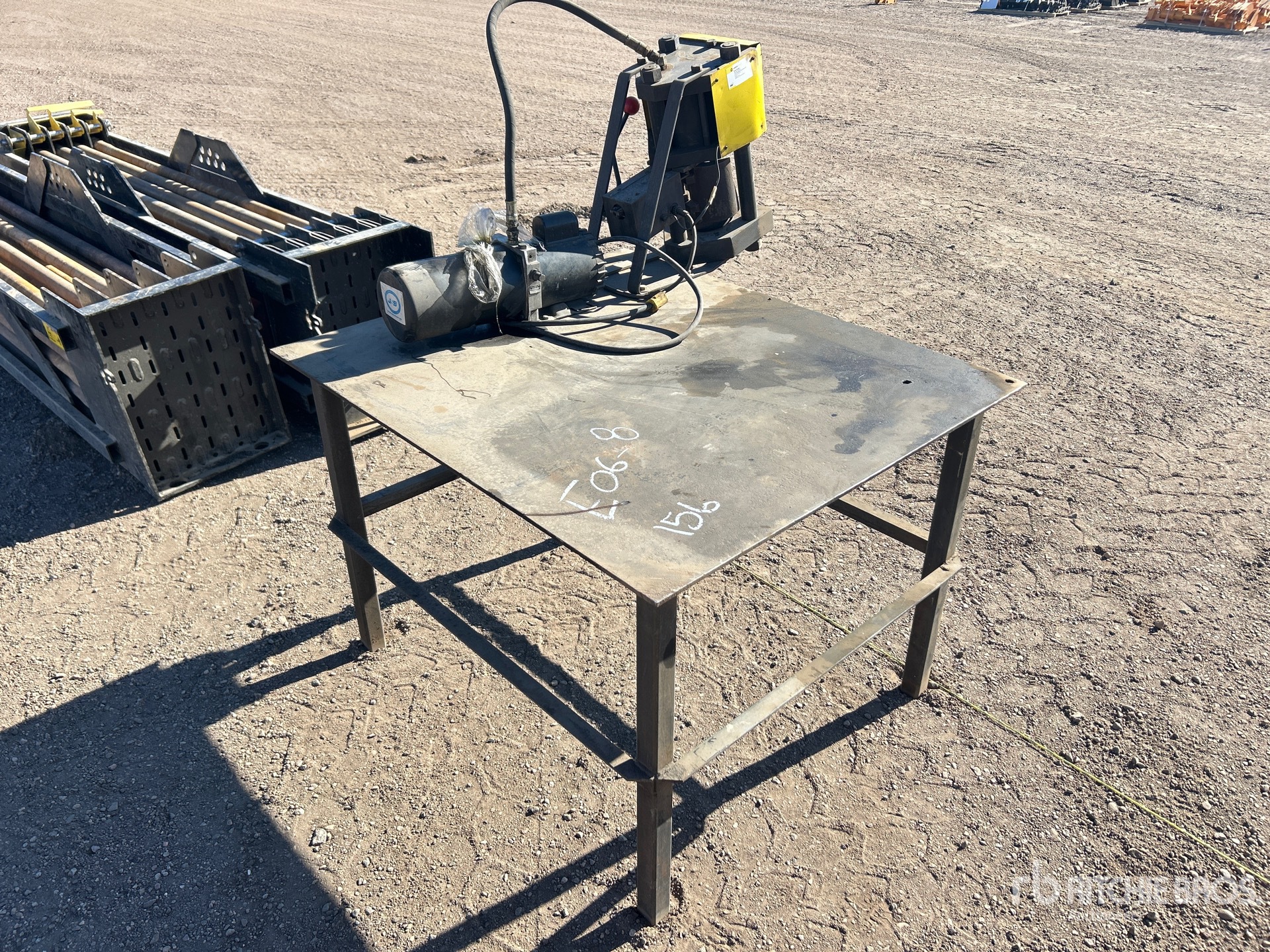 General Appearance with Image, coin avant droit