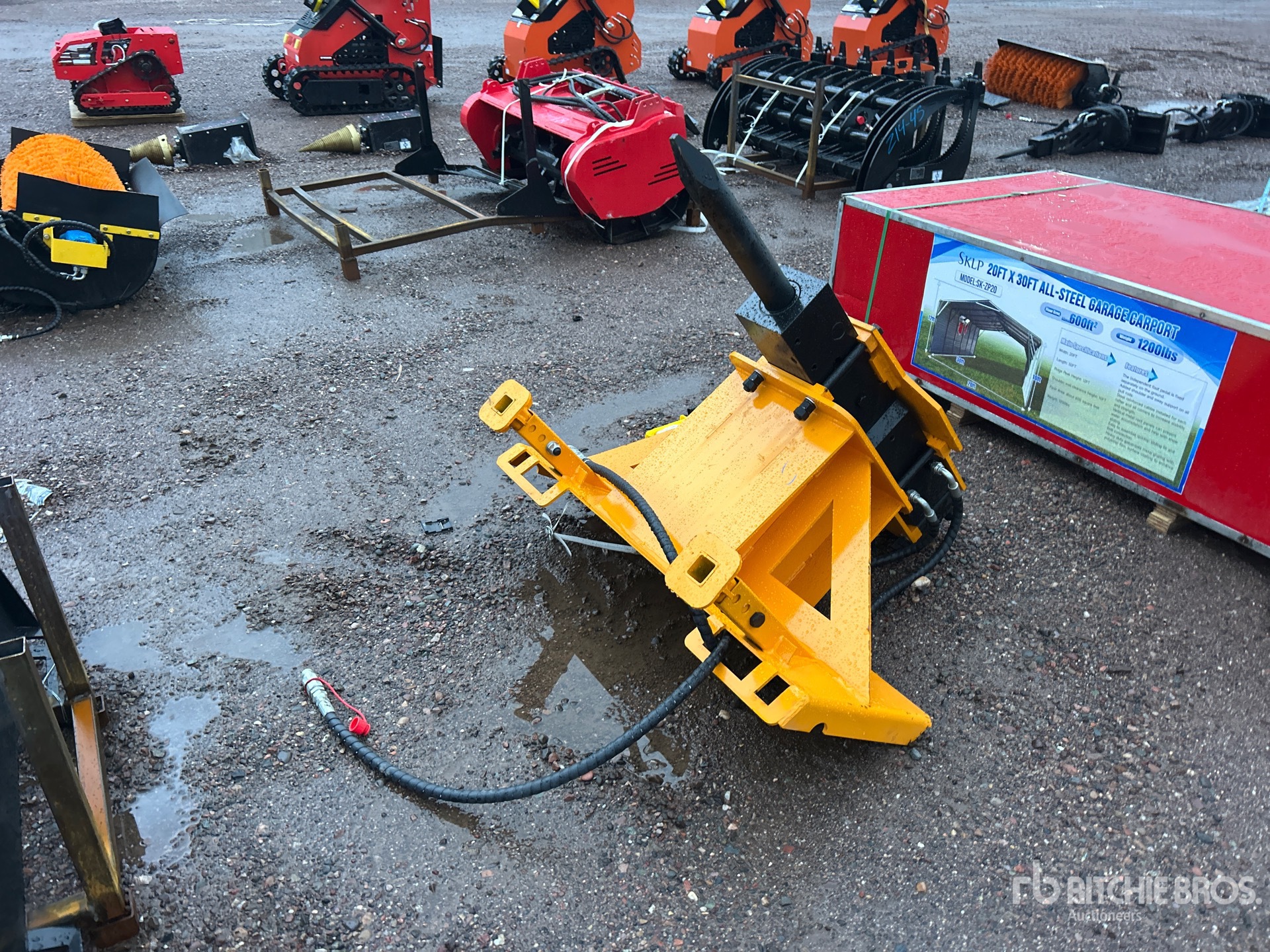 General Appearance with Bild, Ecke vorne links