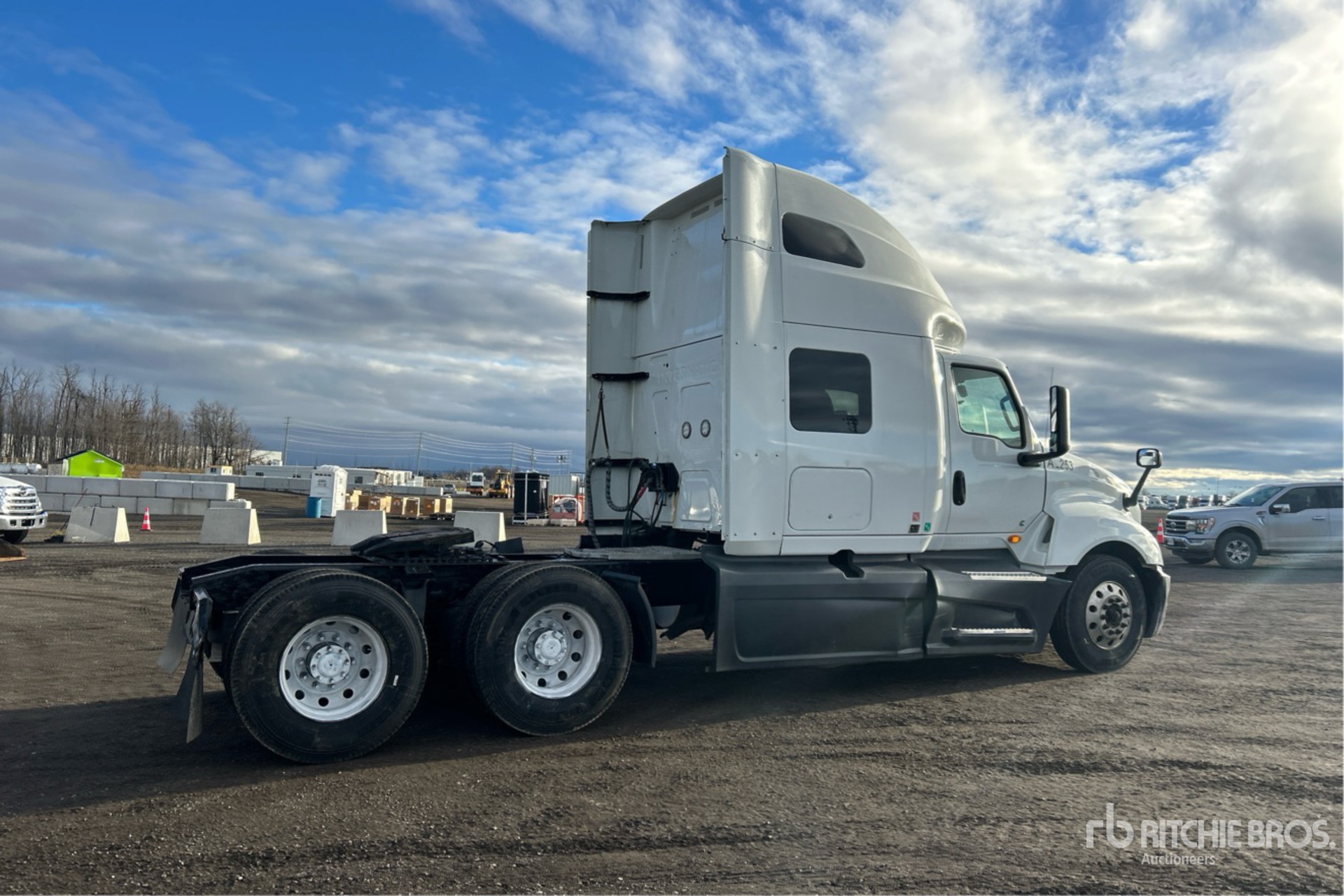 General Appearance with Image, coin arrière droit
