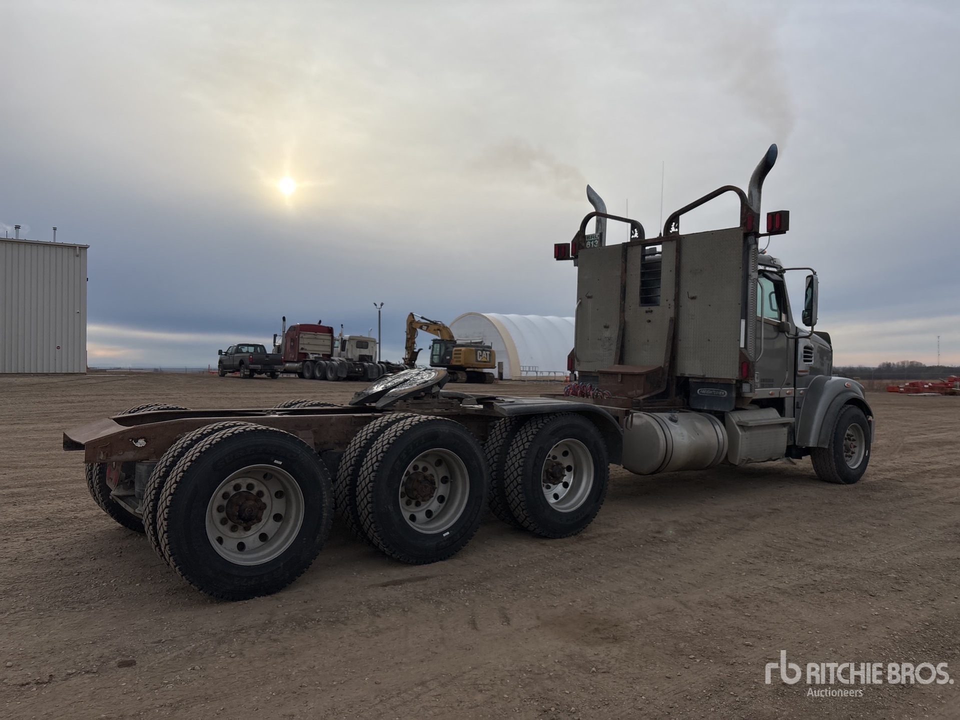 General Appearance with Foto, angolo anteriore sinistro