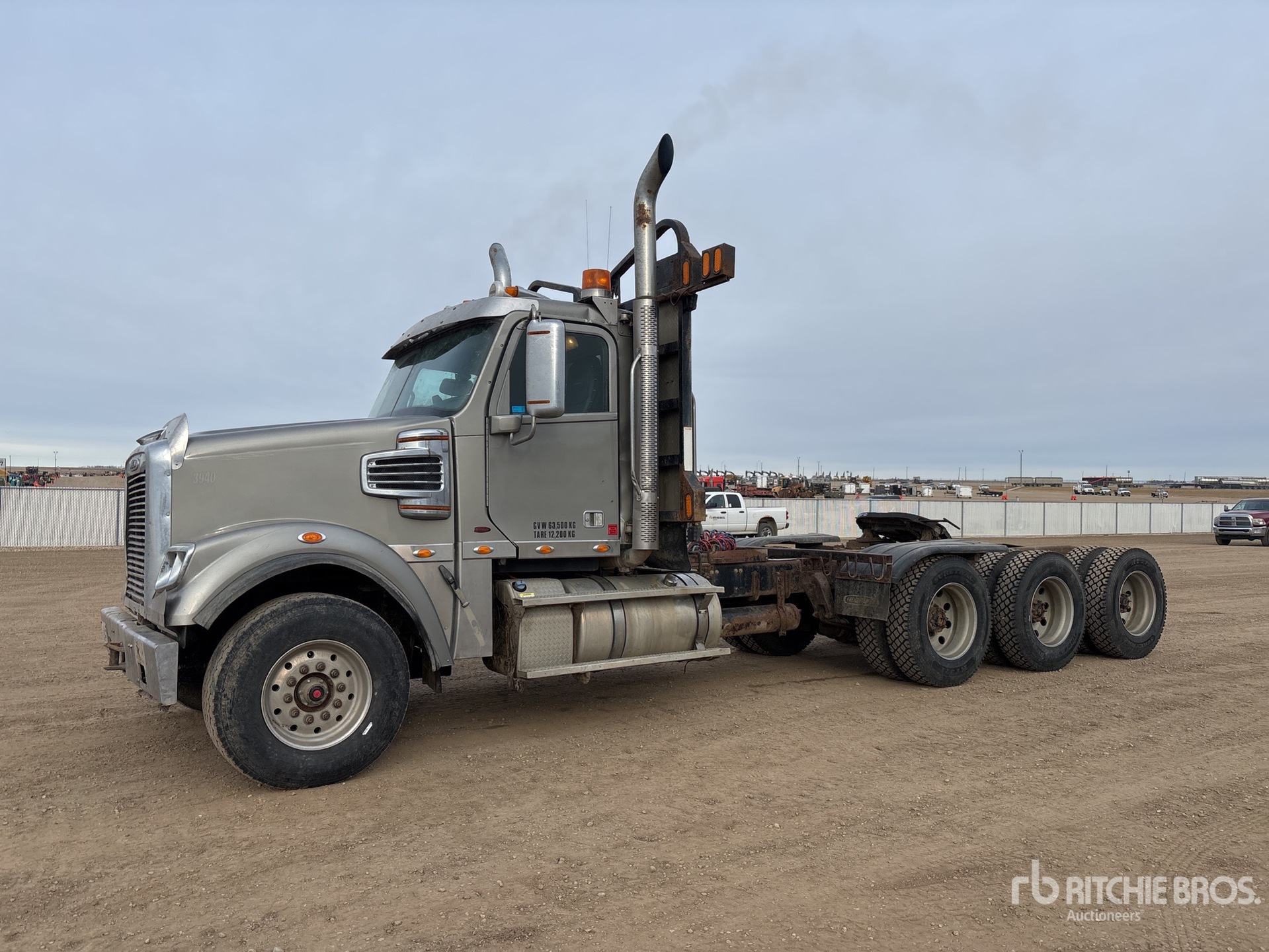 General Appearance with Foto, angolo anteriore sinistro