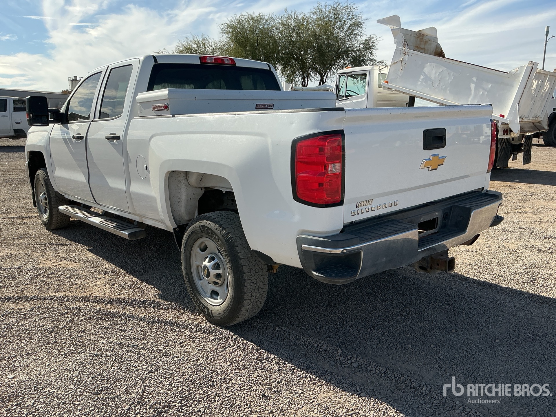 General Appearance with Foto, angolo posteriore sinistro