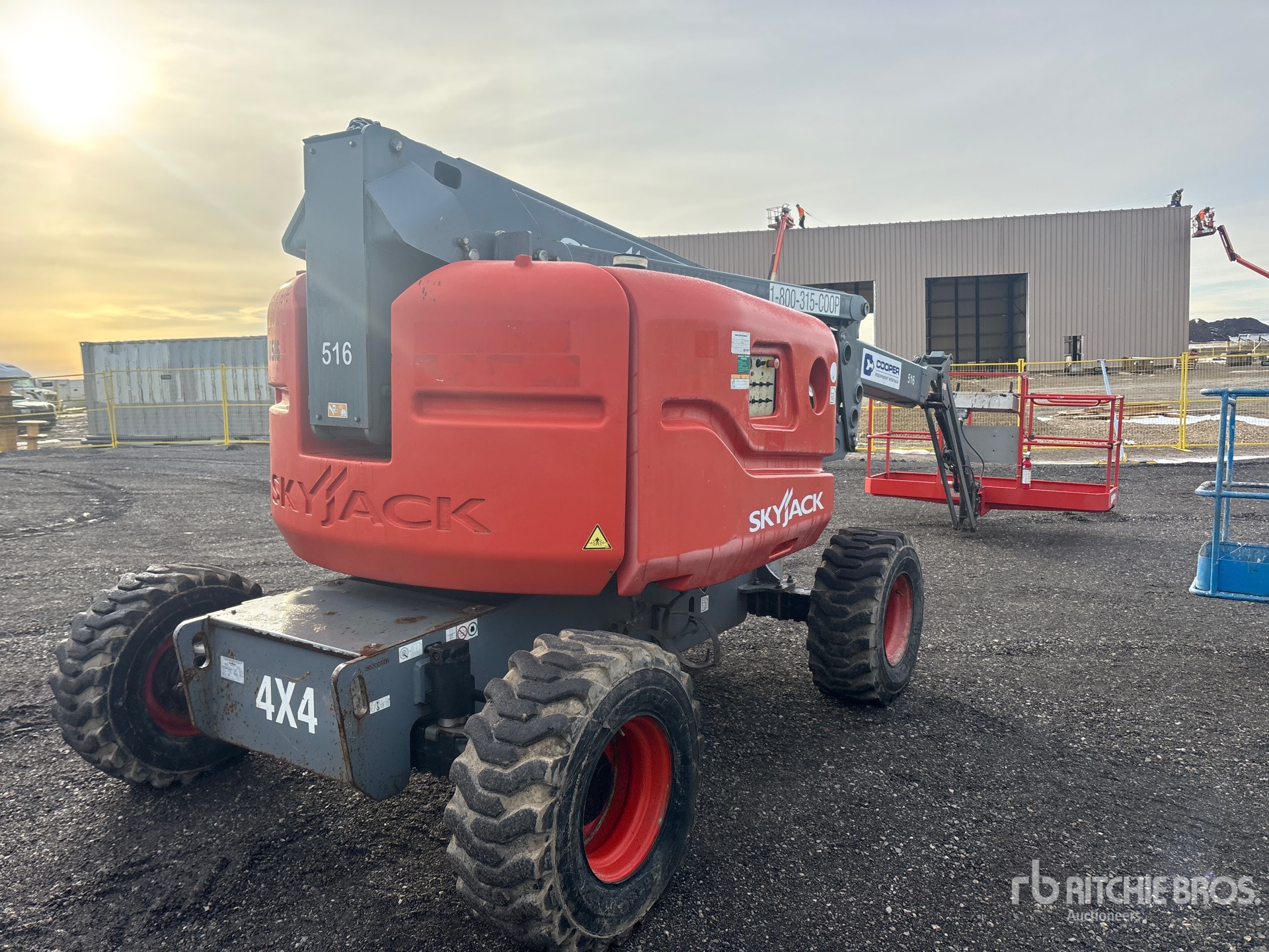 General Appearance with Imagen: esquina trasera derecha