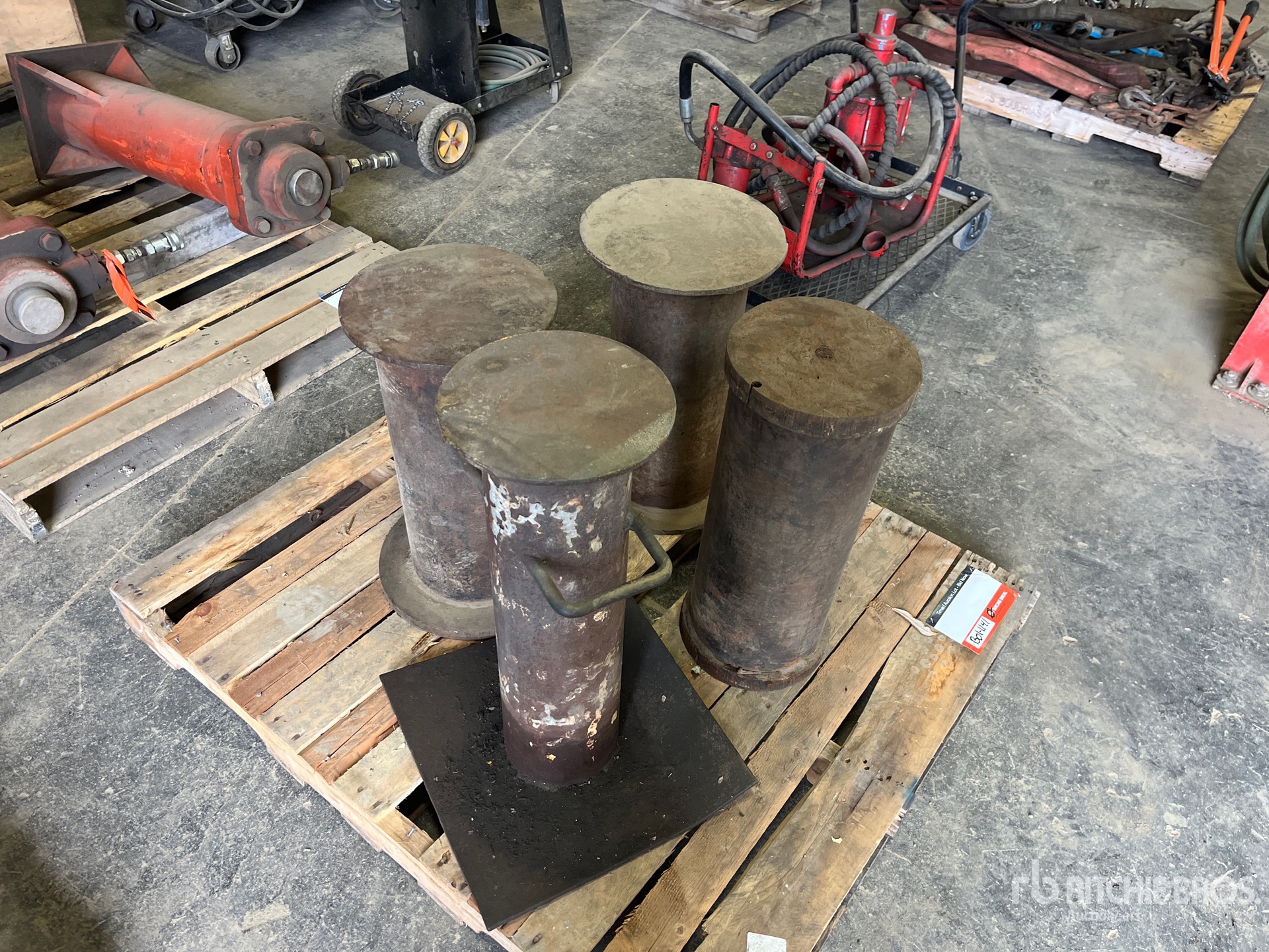 General Appearance with Bild, Ecke vorne rechts