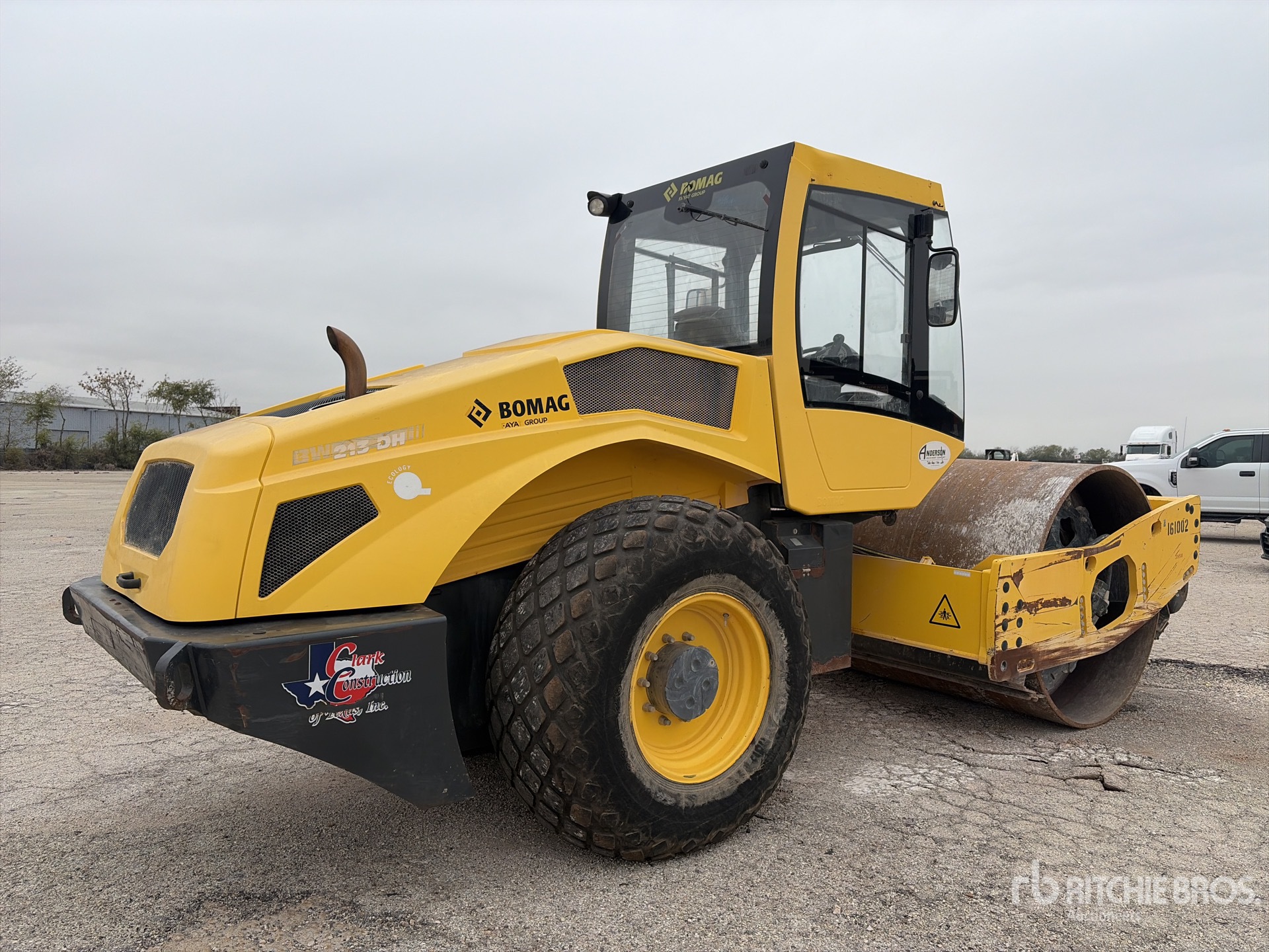 General Appearance with Imagen: esquina trasera derecha