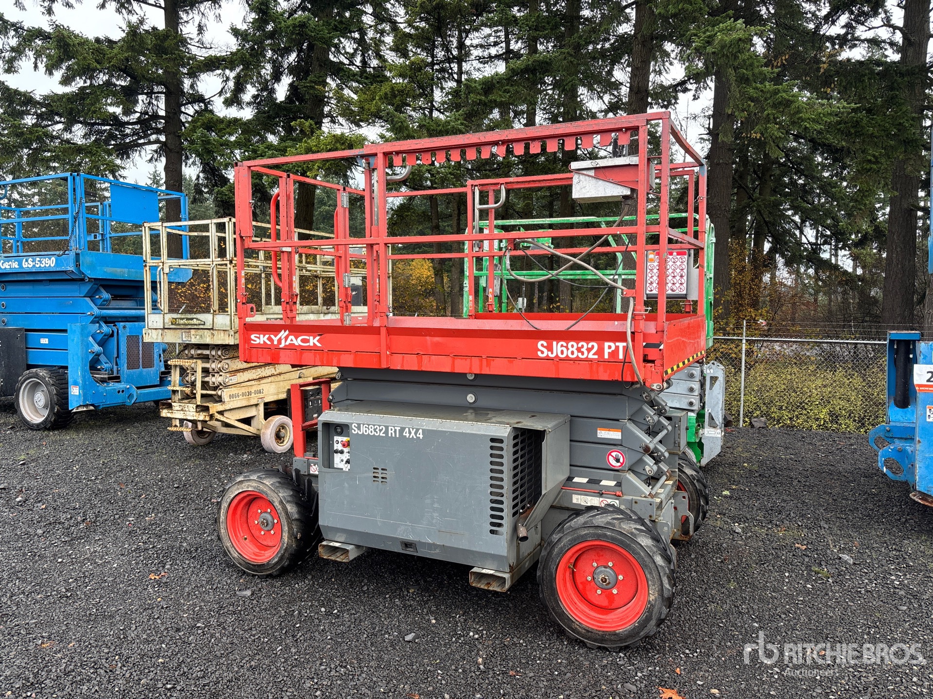 General Appearance with Foto, angolo anteriore destro