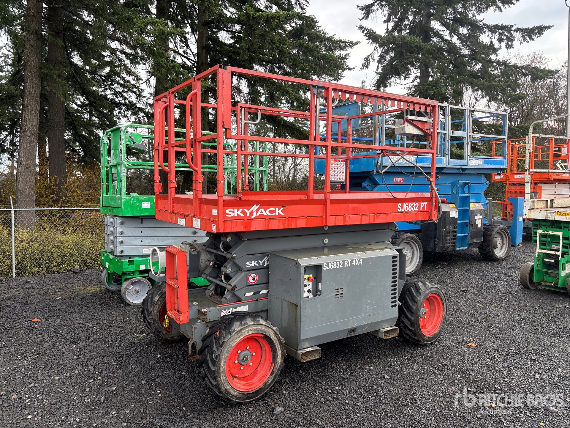 General Appearance with Foto, angolo anteriore sinistro