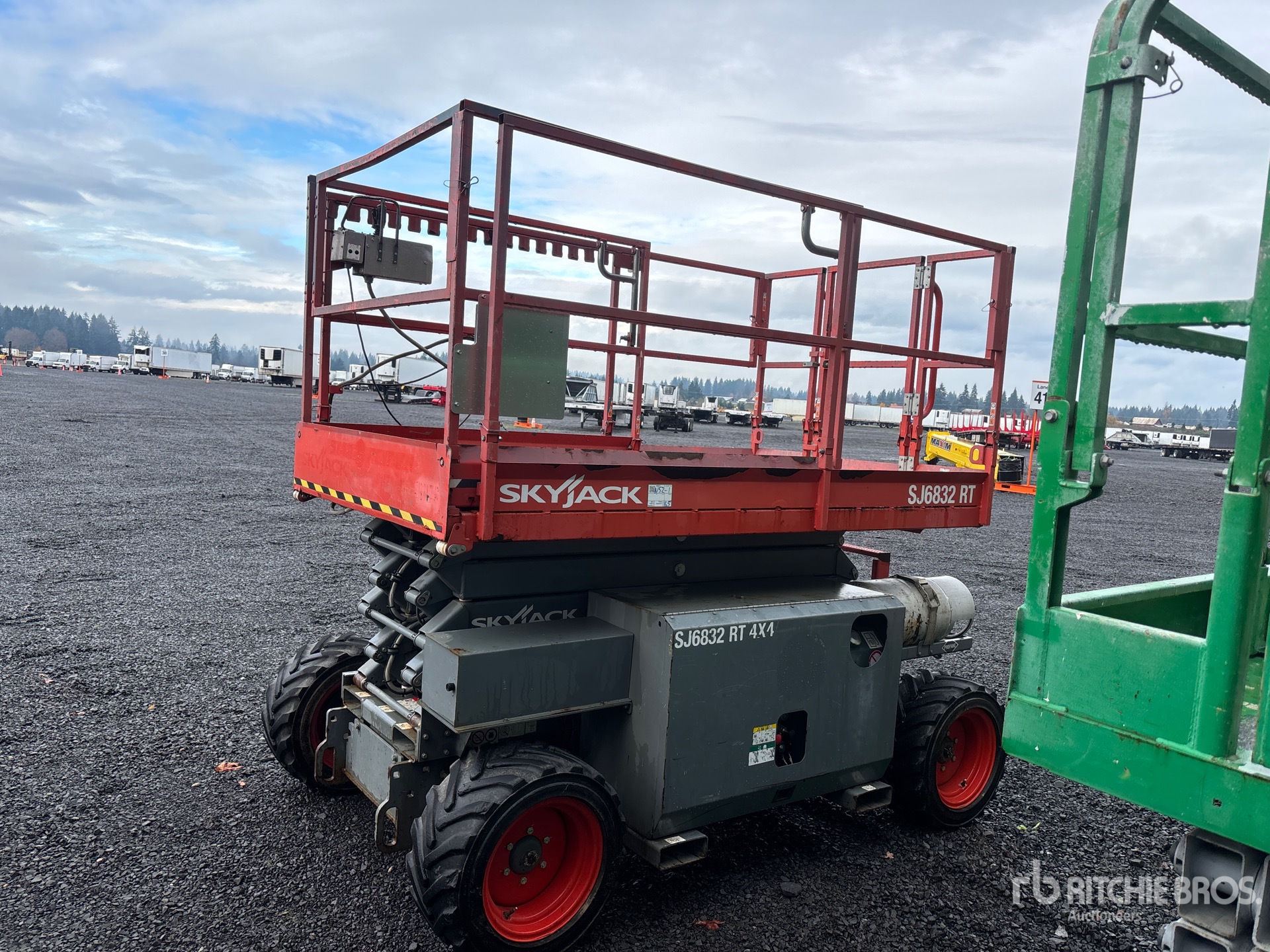 General Appearance with Foto, angolo anteriore sinistro