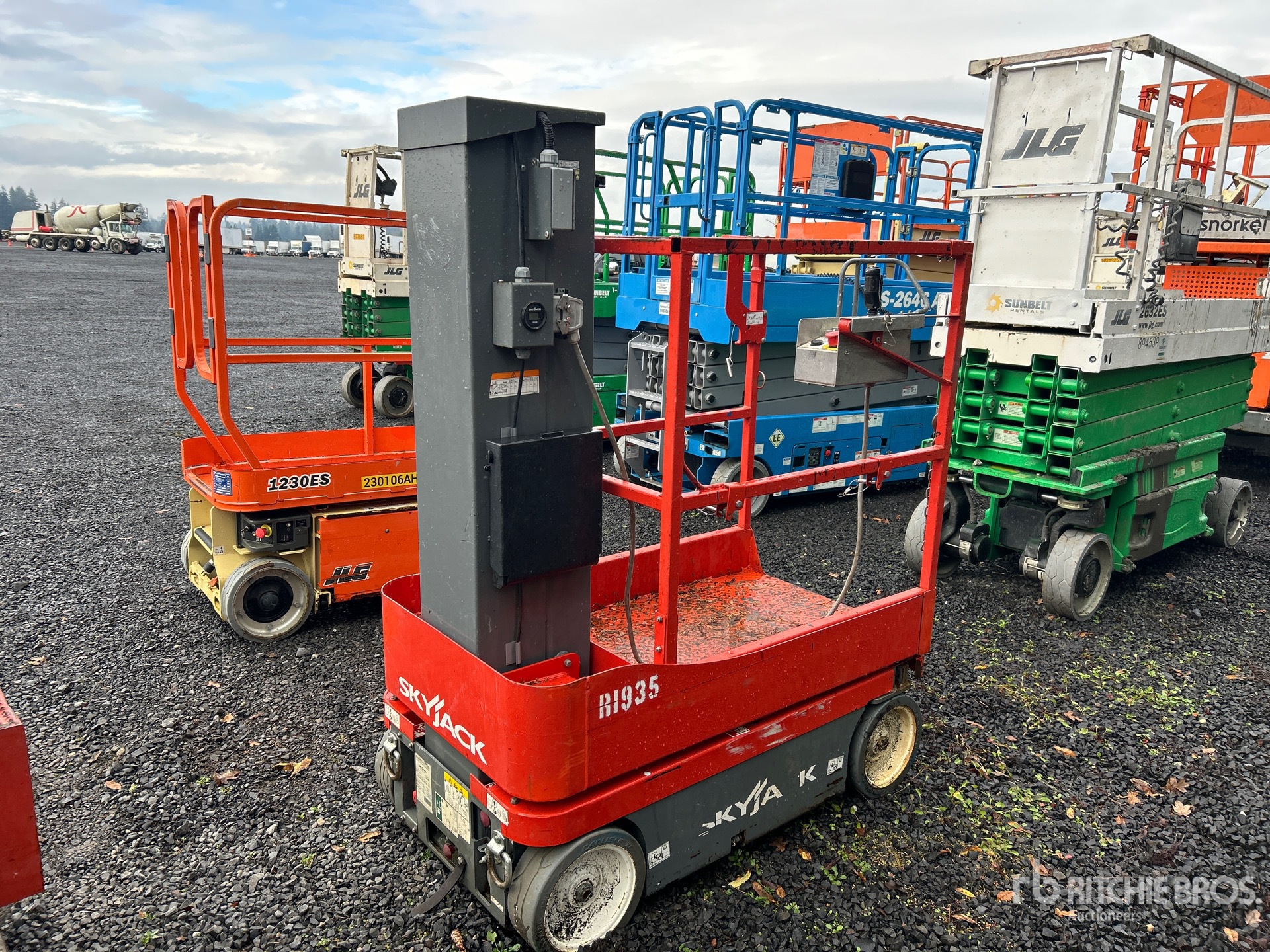 General Appearance with Picture, Left Rear Corner