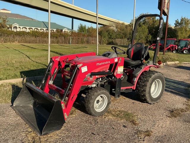 2019 (unverified) Mahindra MAX26XLH Utility Tractor
