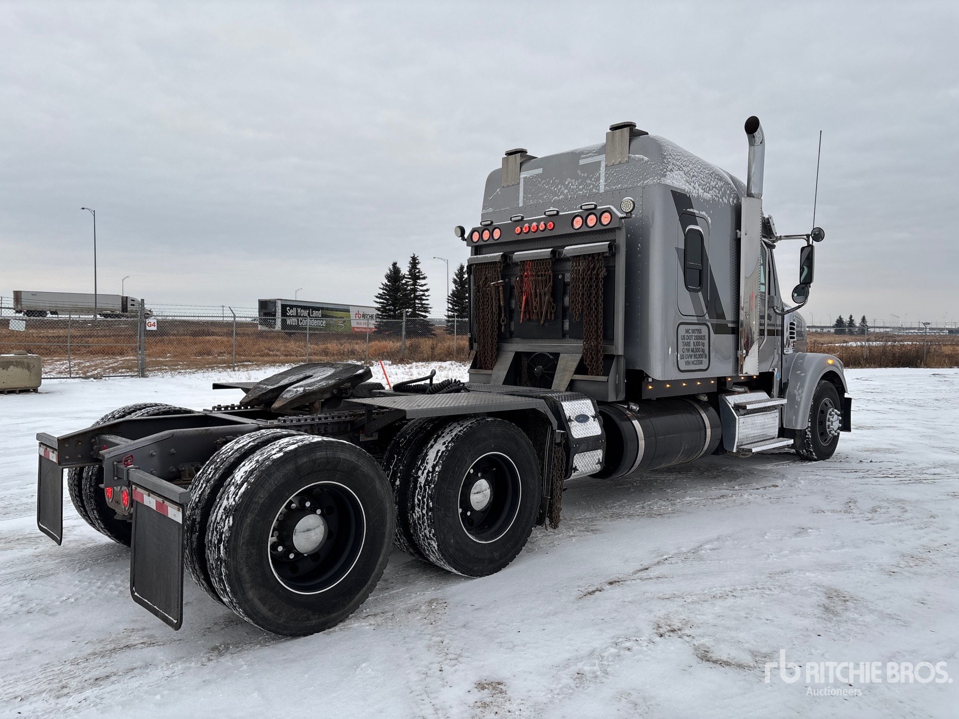 General Appearance with Foto, angolo anteriore sinistro