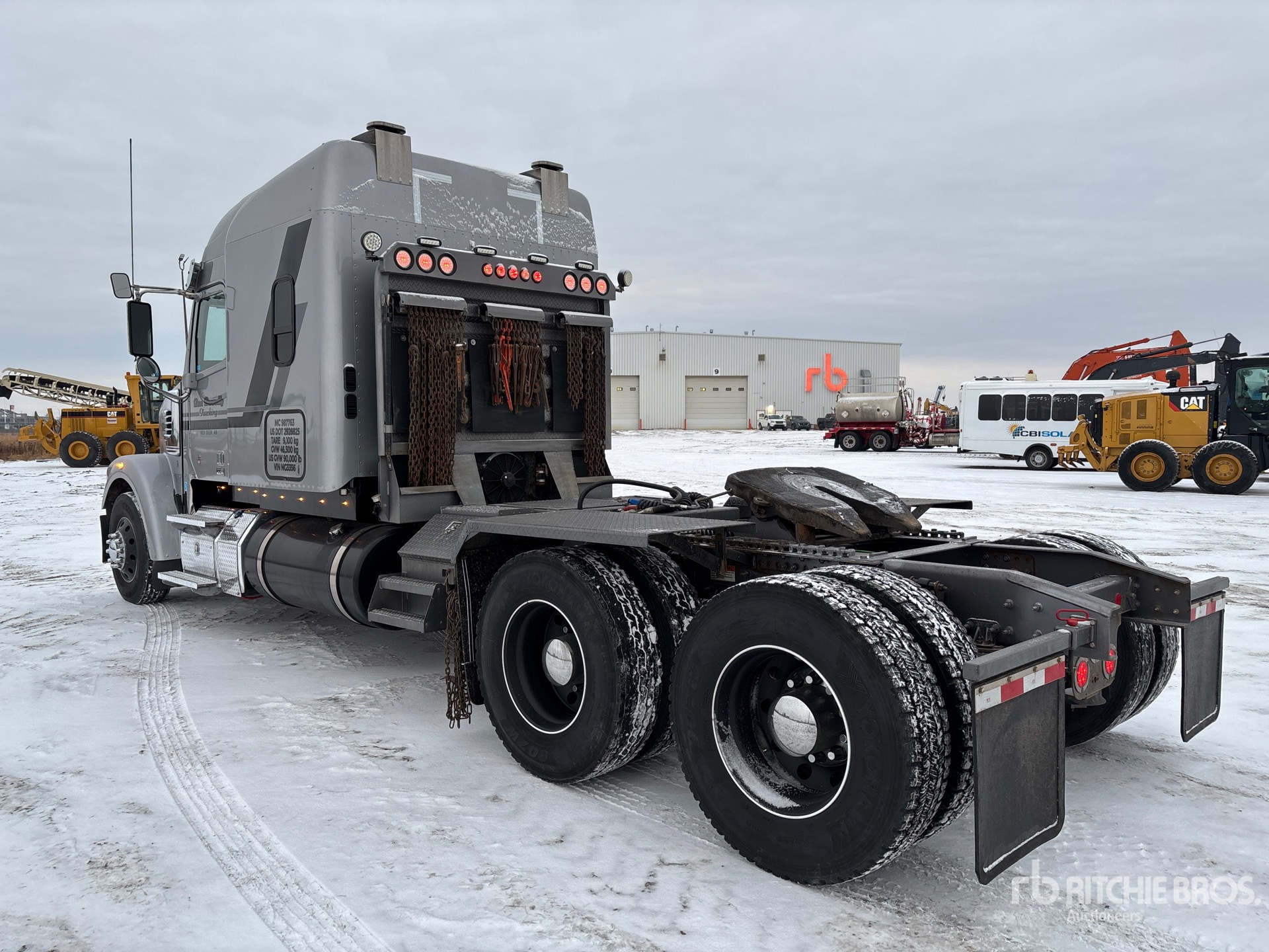 General Appearance with Foto, angolo posteriore sinistro