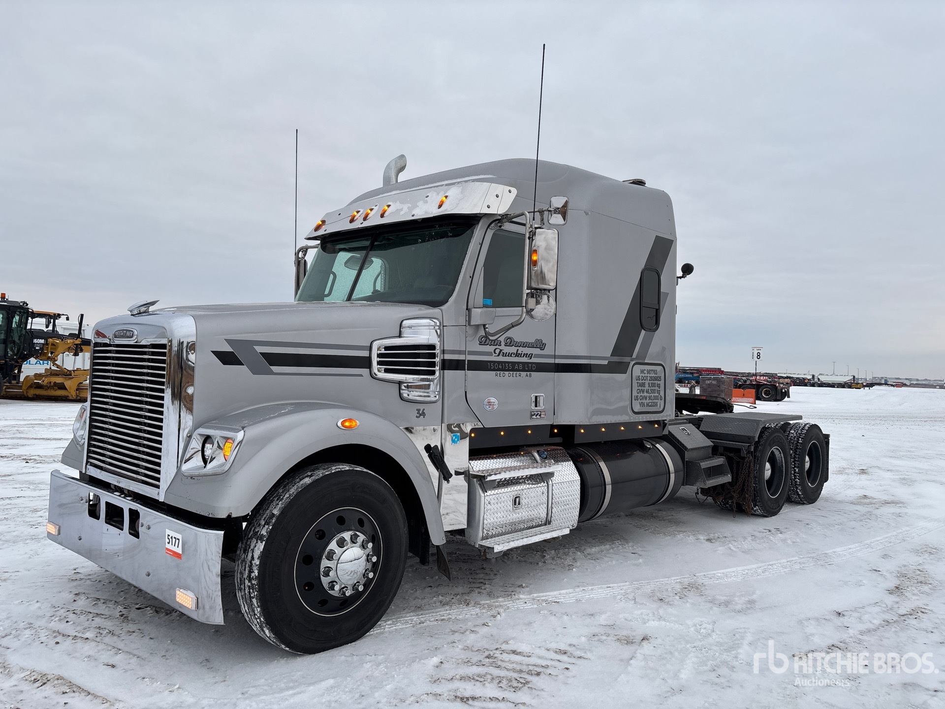 General Appearance with Foto, angolo anteriore sinistro