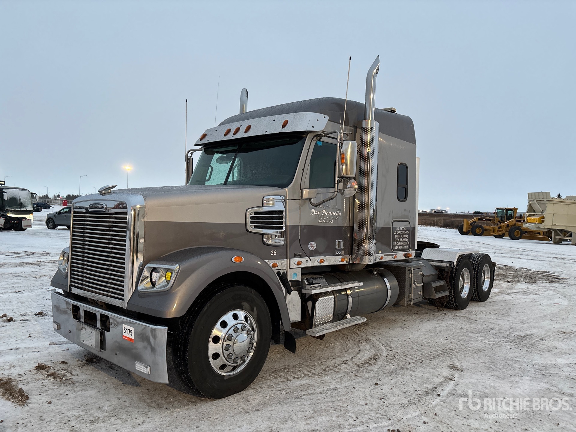 General Appearance with Foto, angolo anteriore sinistro