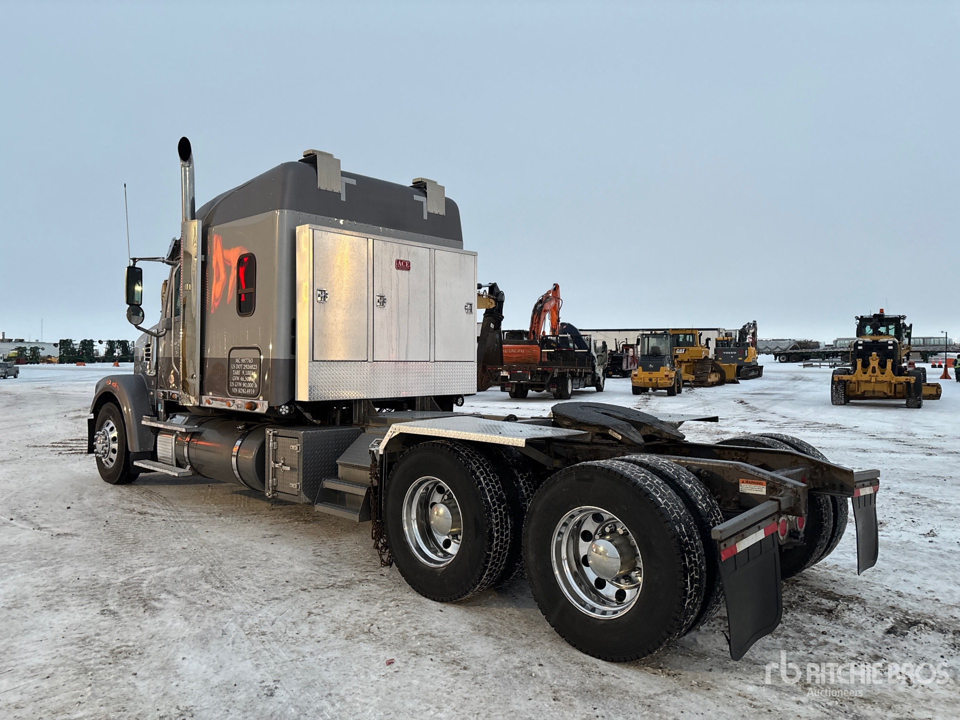 General Appearance with Foto, angolo posteriore sinistro