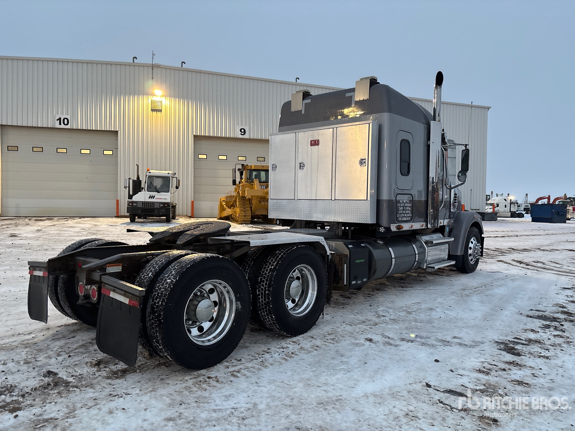 General Appearance with Foto, angolo anteriore sinistro