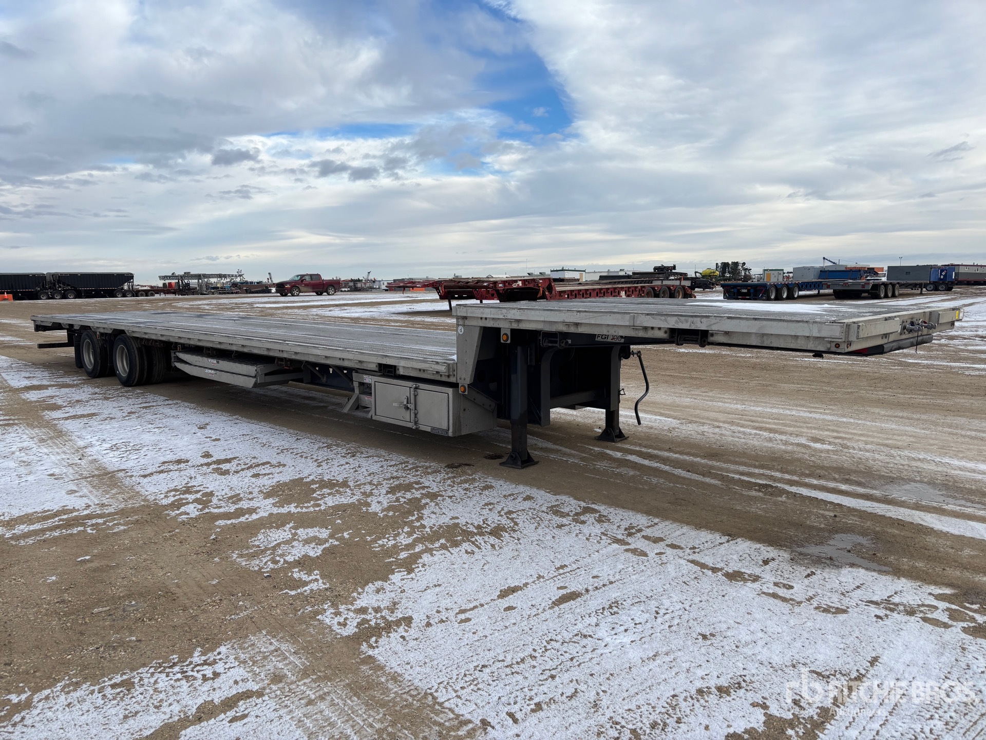 General Appearance with Bild, Ecke vorne rechts