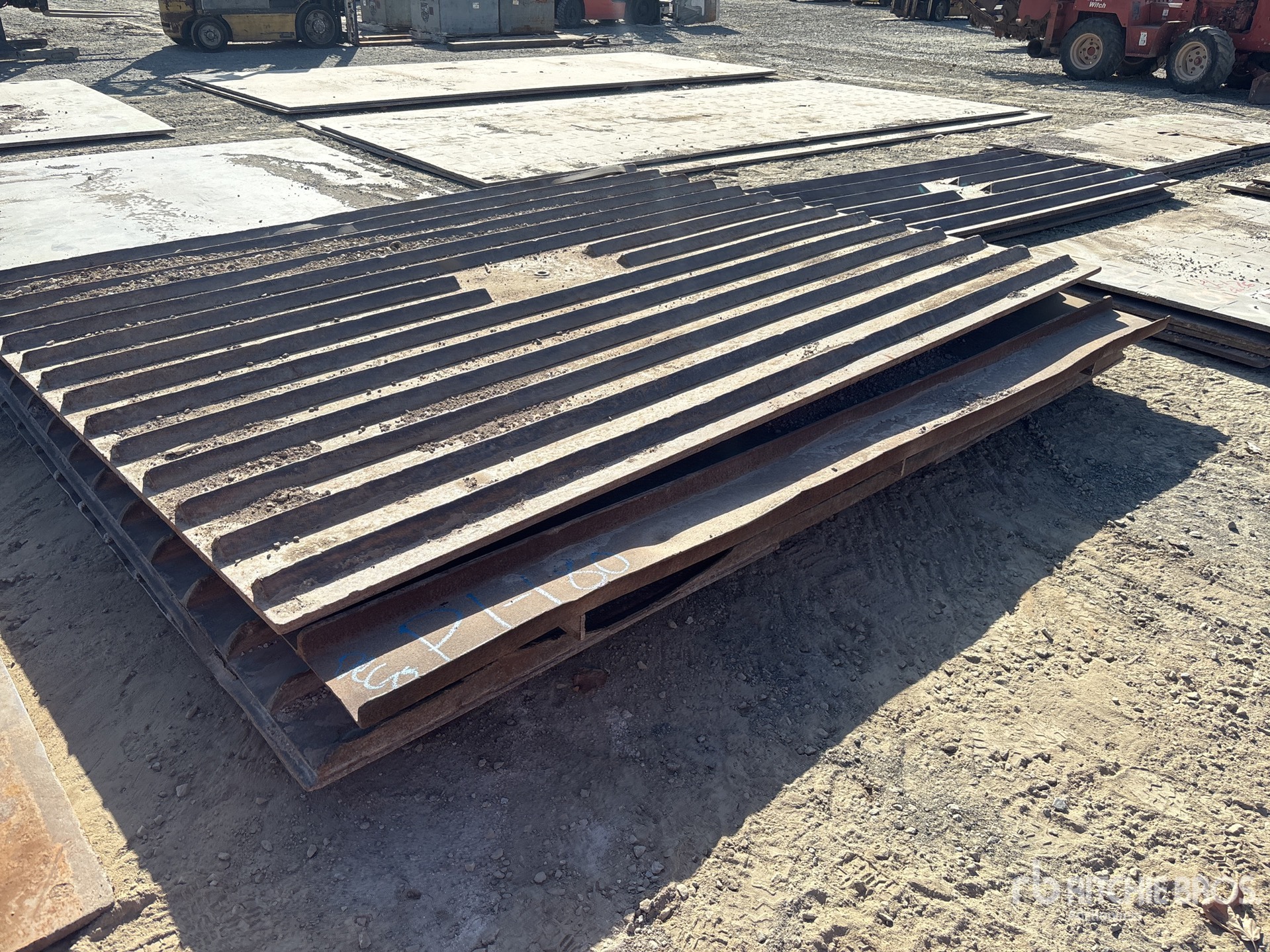 General Appearance with Bild, Ecke vorne rechts