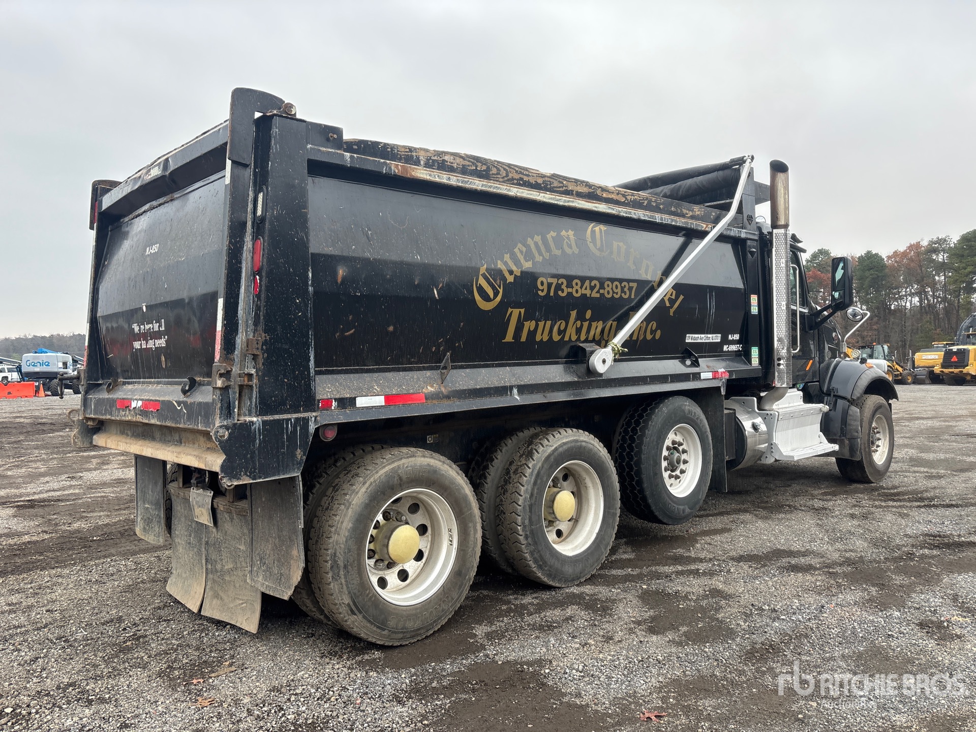 Aspect général with Image, coin arrière droit