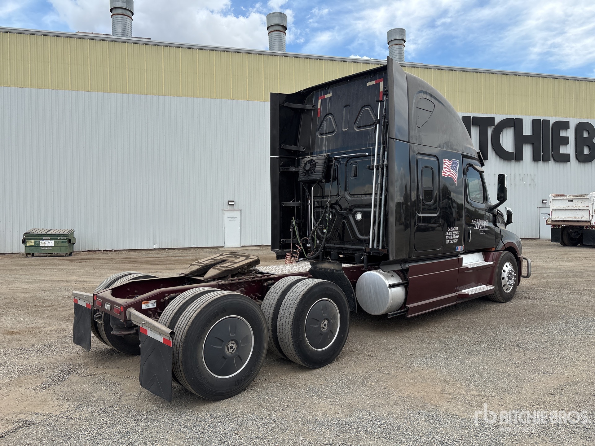 General Appearance with Imagen: esquina trasera derecha