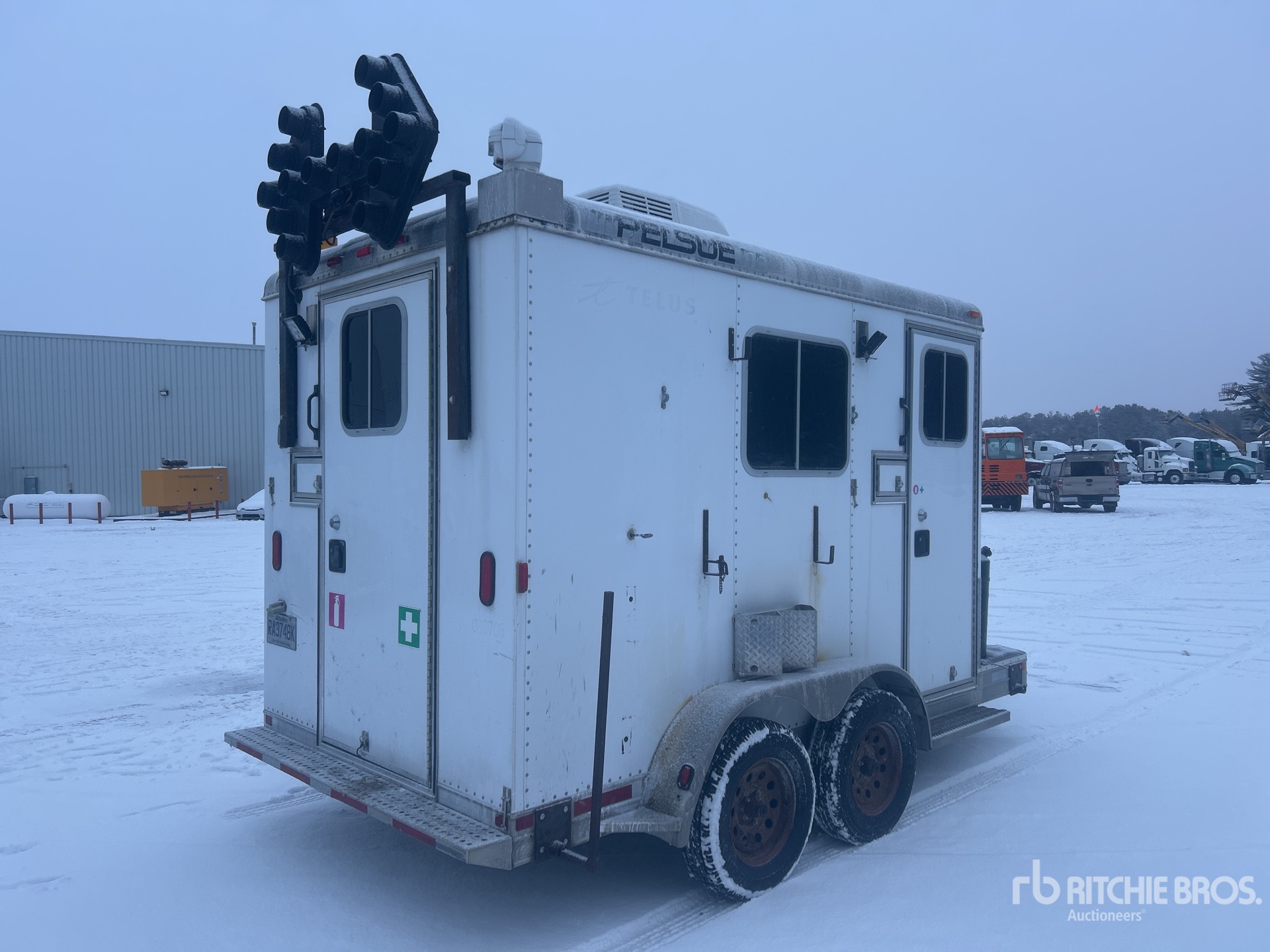 General Appearance with Imagen: esquina trasera derecha