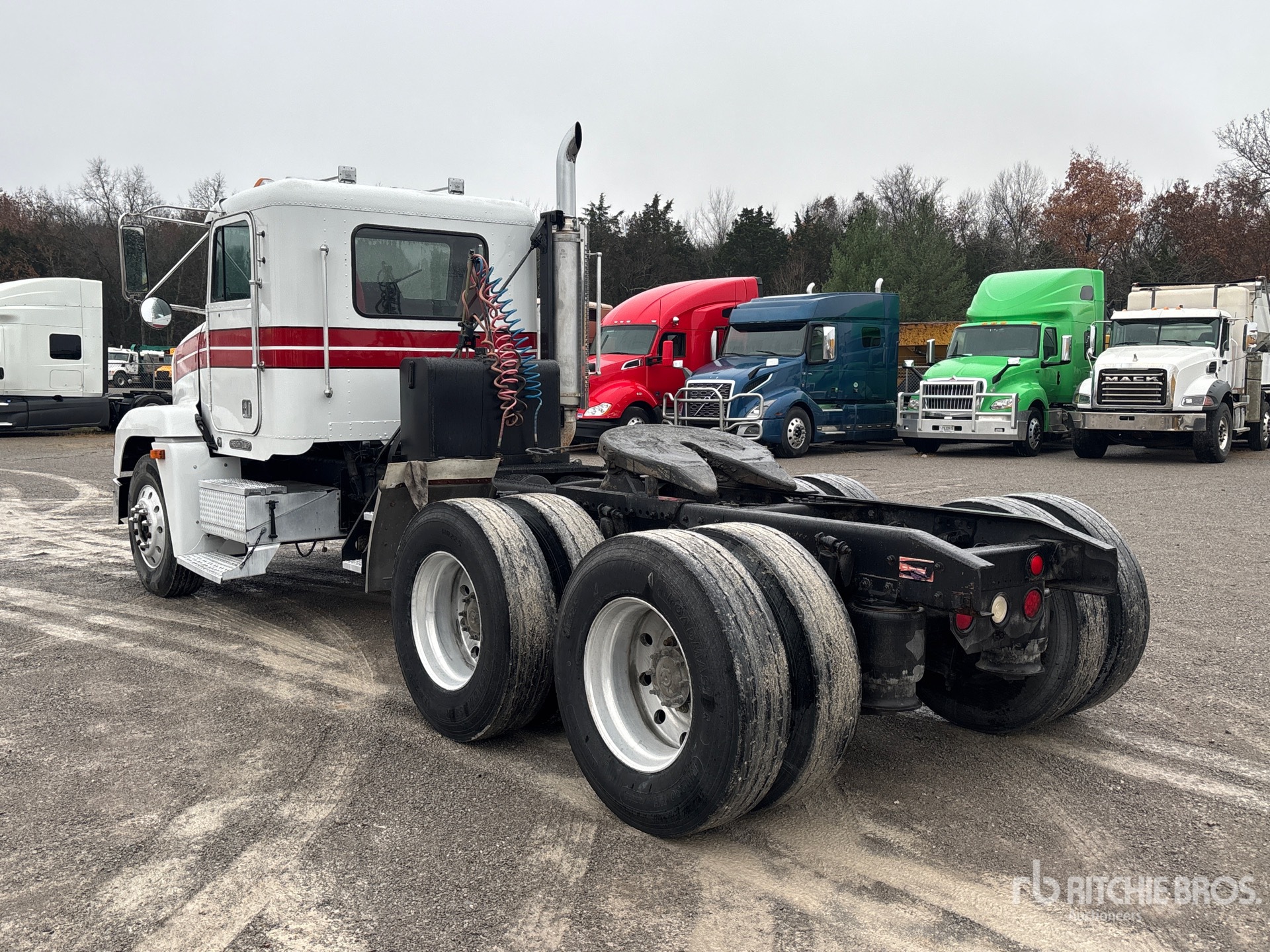 General Appearance with Foto, angolo posteriore sinistro