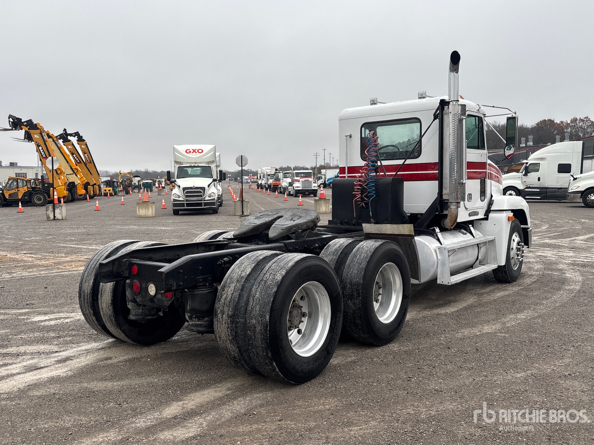 General Appearance with Foto, angolo anteriore sinistro