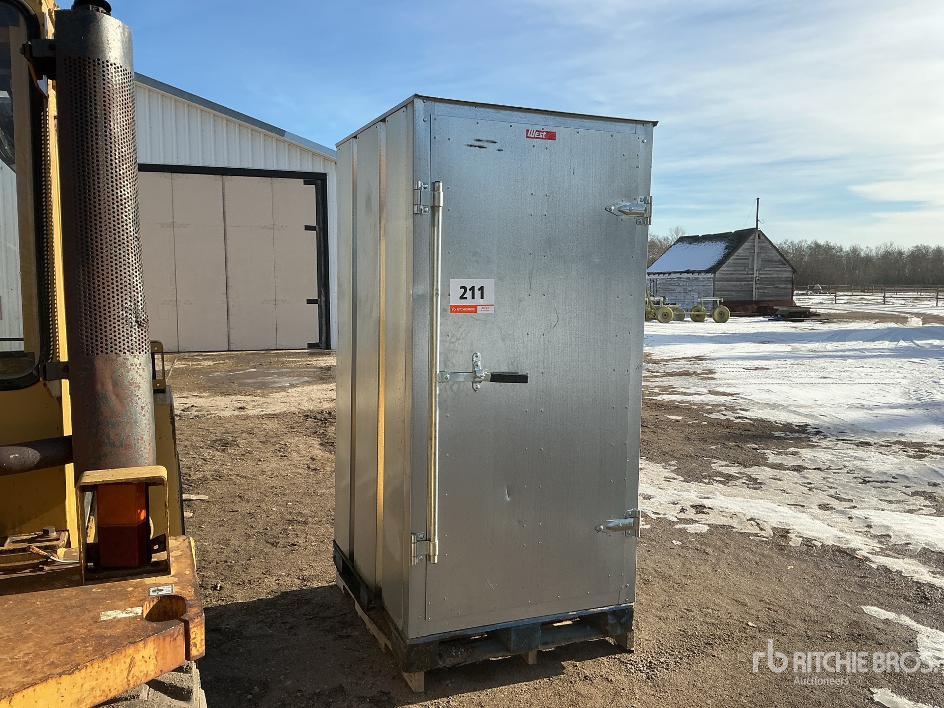 General Appearance with Picture, Right Front Corner