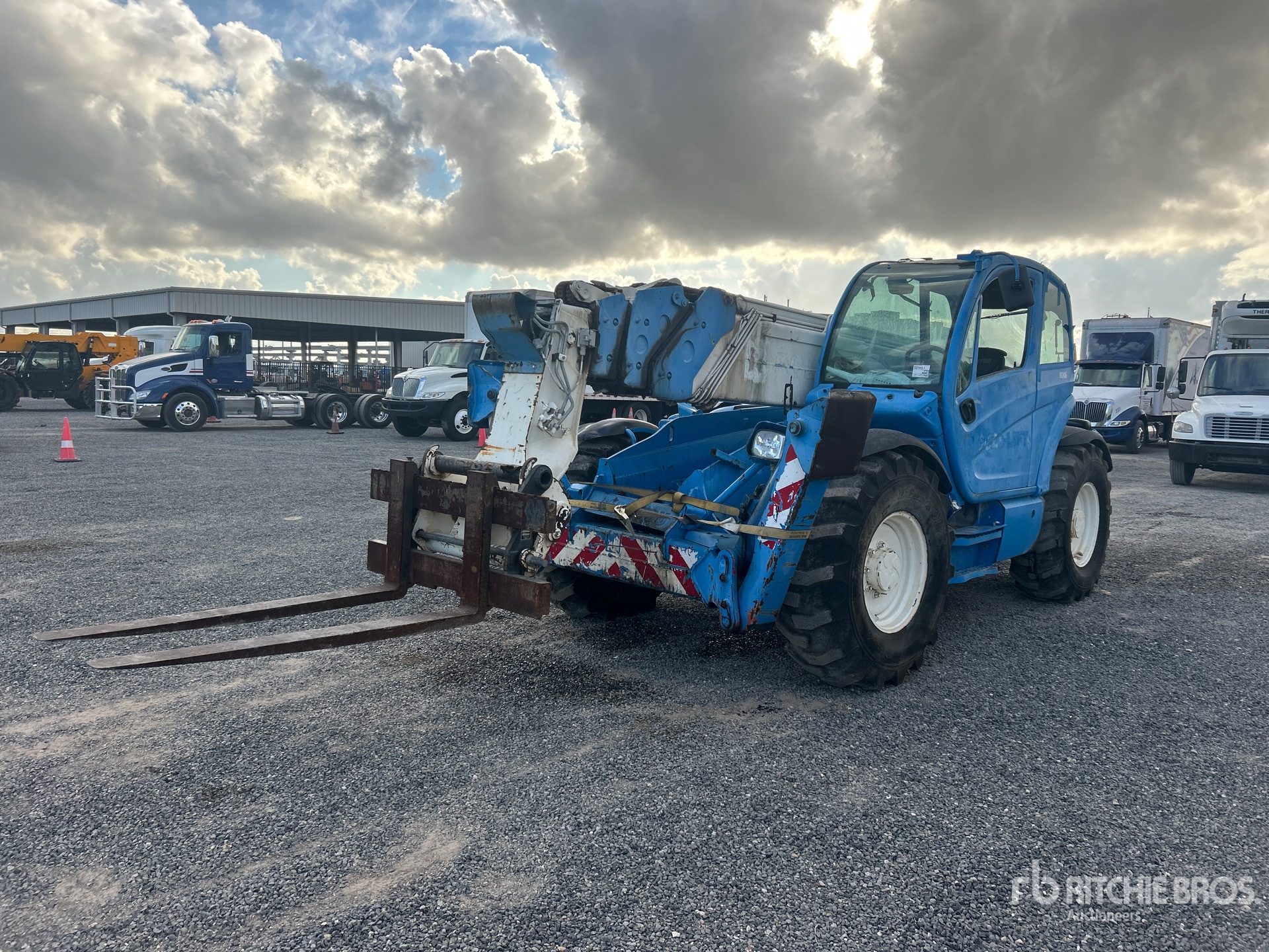 General Appearance with Picture, Left Front Corner