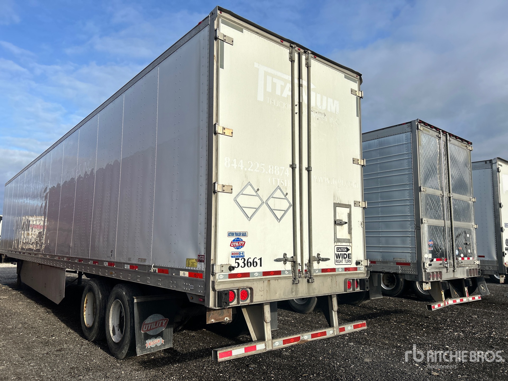 General Appearance with Foto, angolo posteriore sinistro