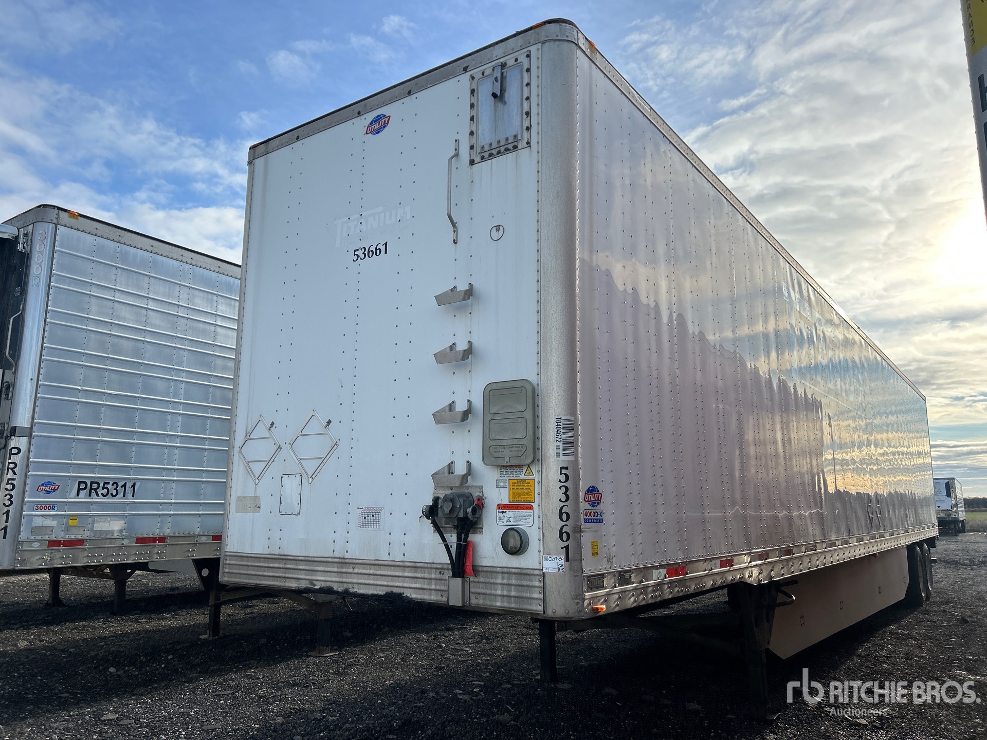 General Appearance with Foto, angolo anteriore sinistro