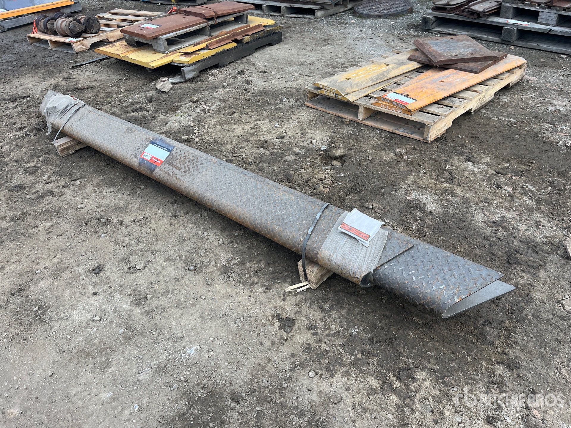 General Appearance with Foto, angolo anteriore sinistro